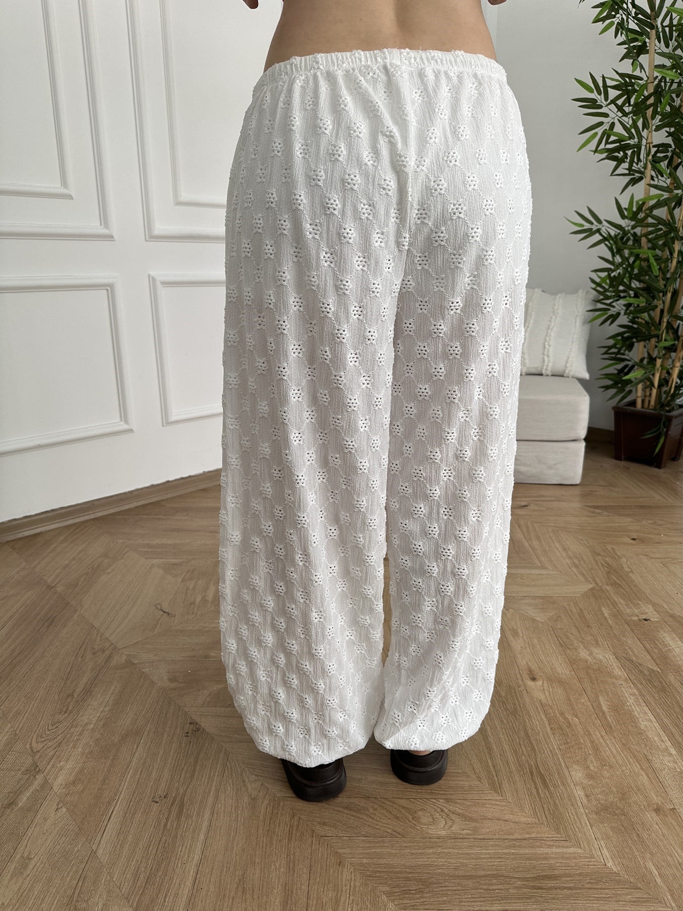 Dokulu Paça Lastikli Pantolon Ekru