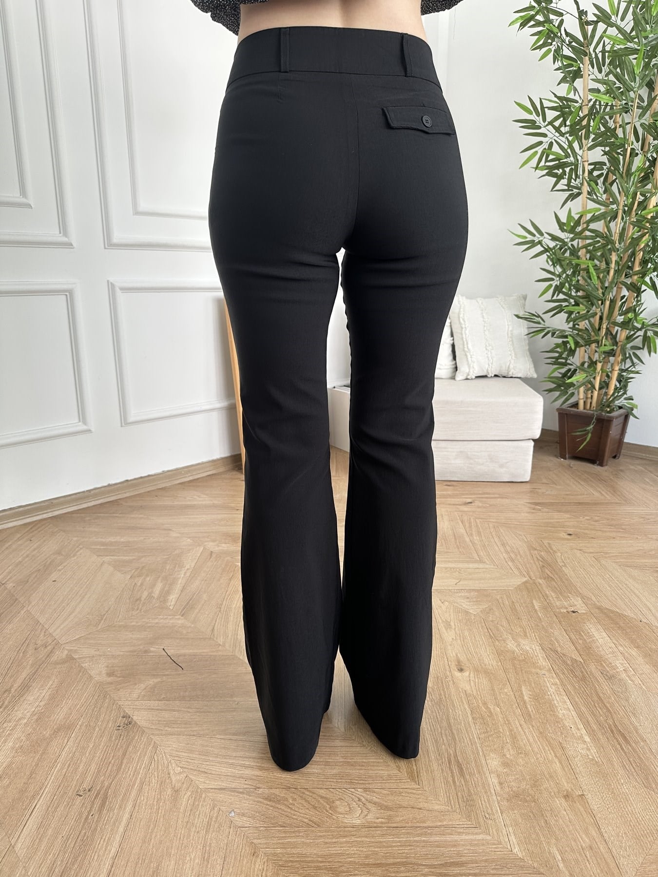 Düğme Detaylı Bol Paça Pantolon Siyah