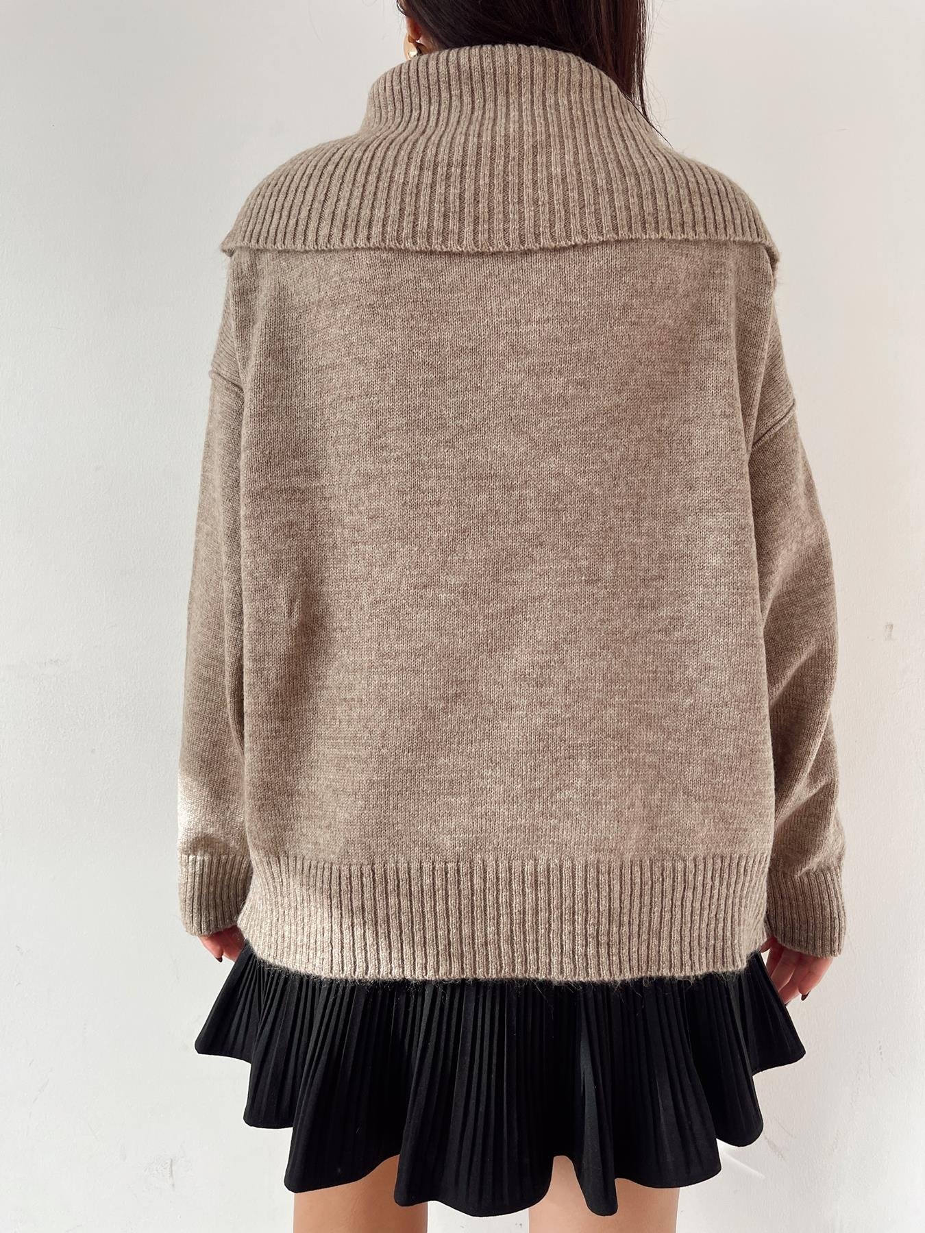 Düğmeli Boğazlı Kazak VİZON