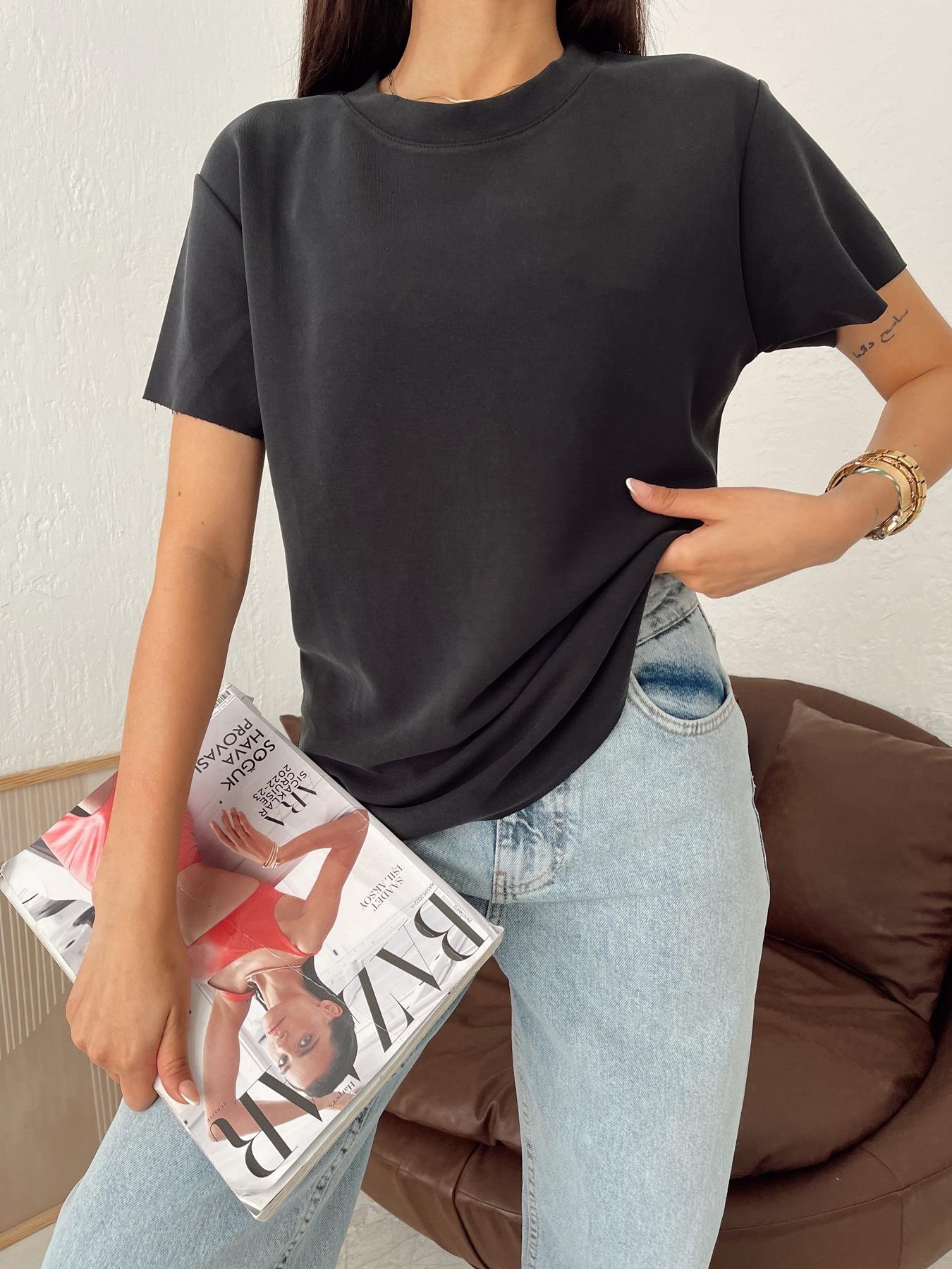 Eteği Oval Modal Tişört SİYAH