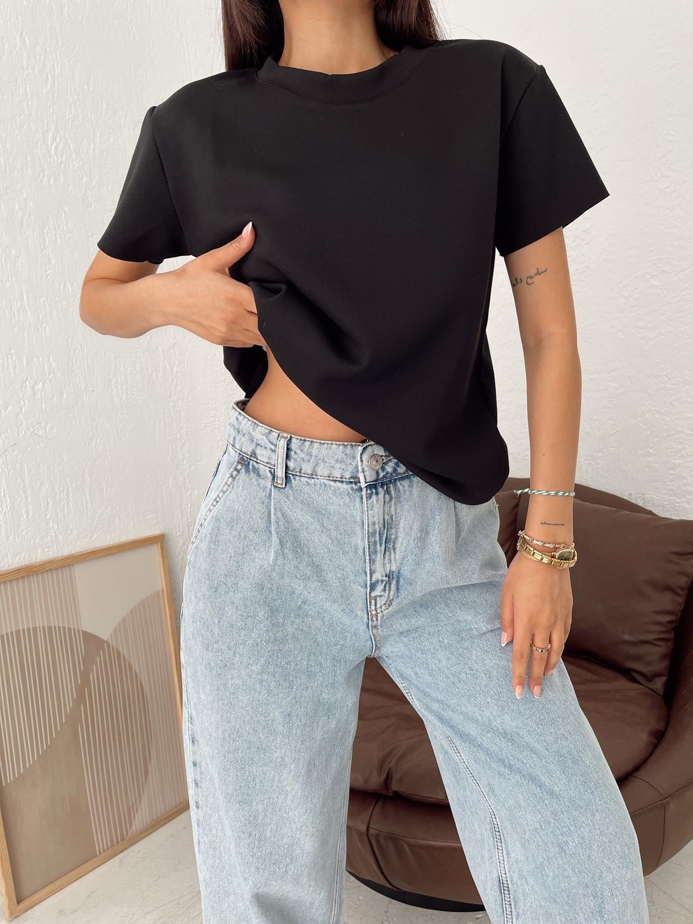 Eteği Oval Modal Tişört SİYAH