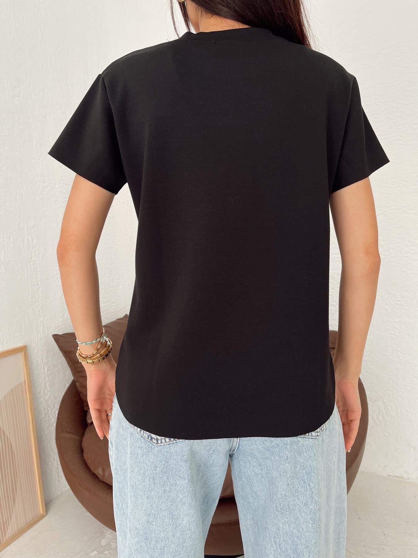 Eteği Oval Modal Tişört SİYAH