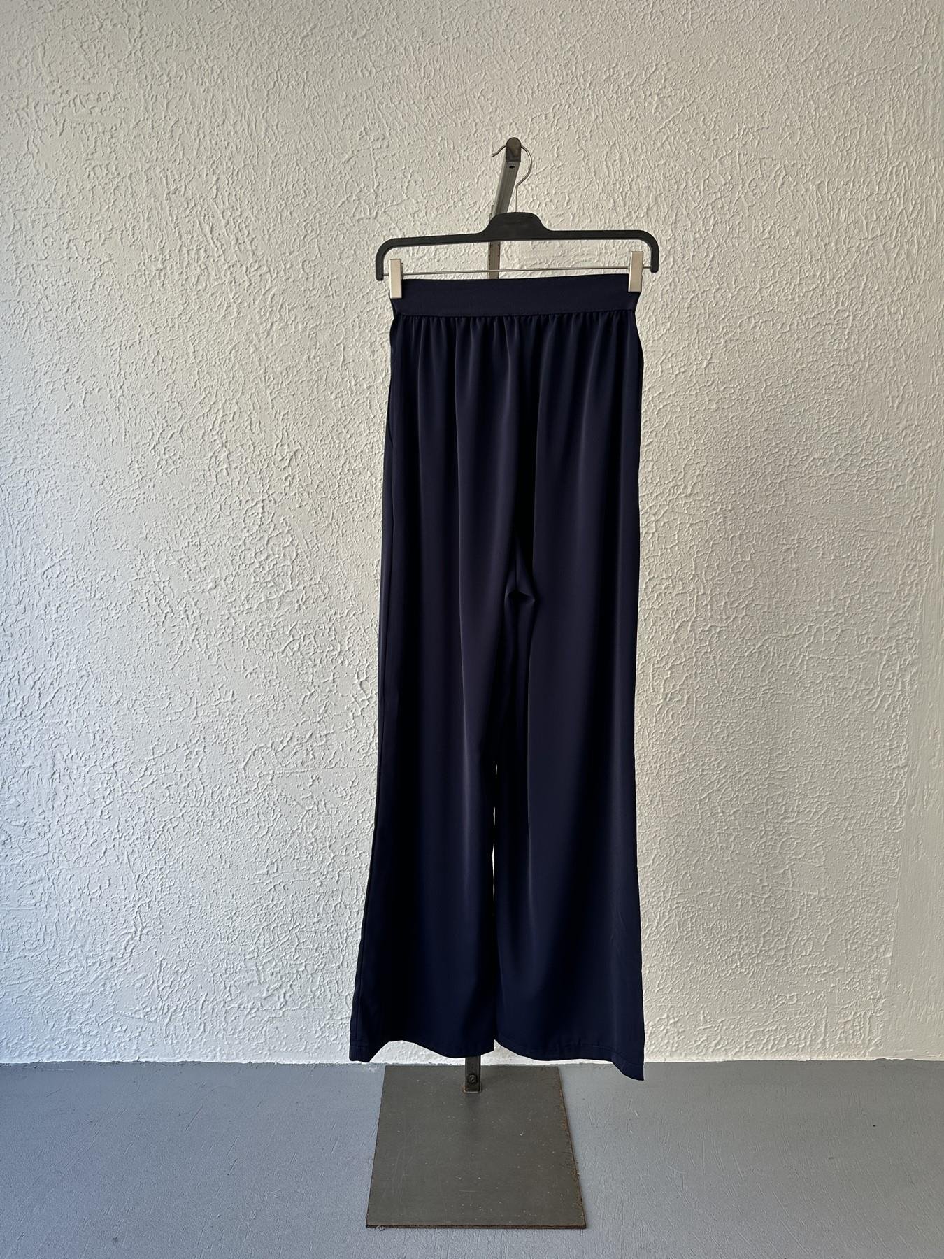 Etiket Detay Pantolon Lacivert