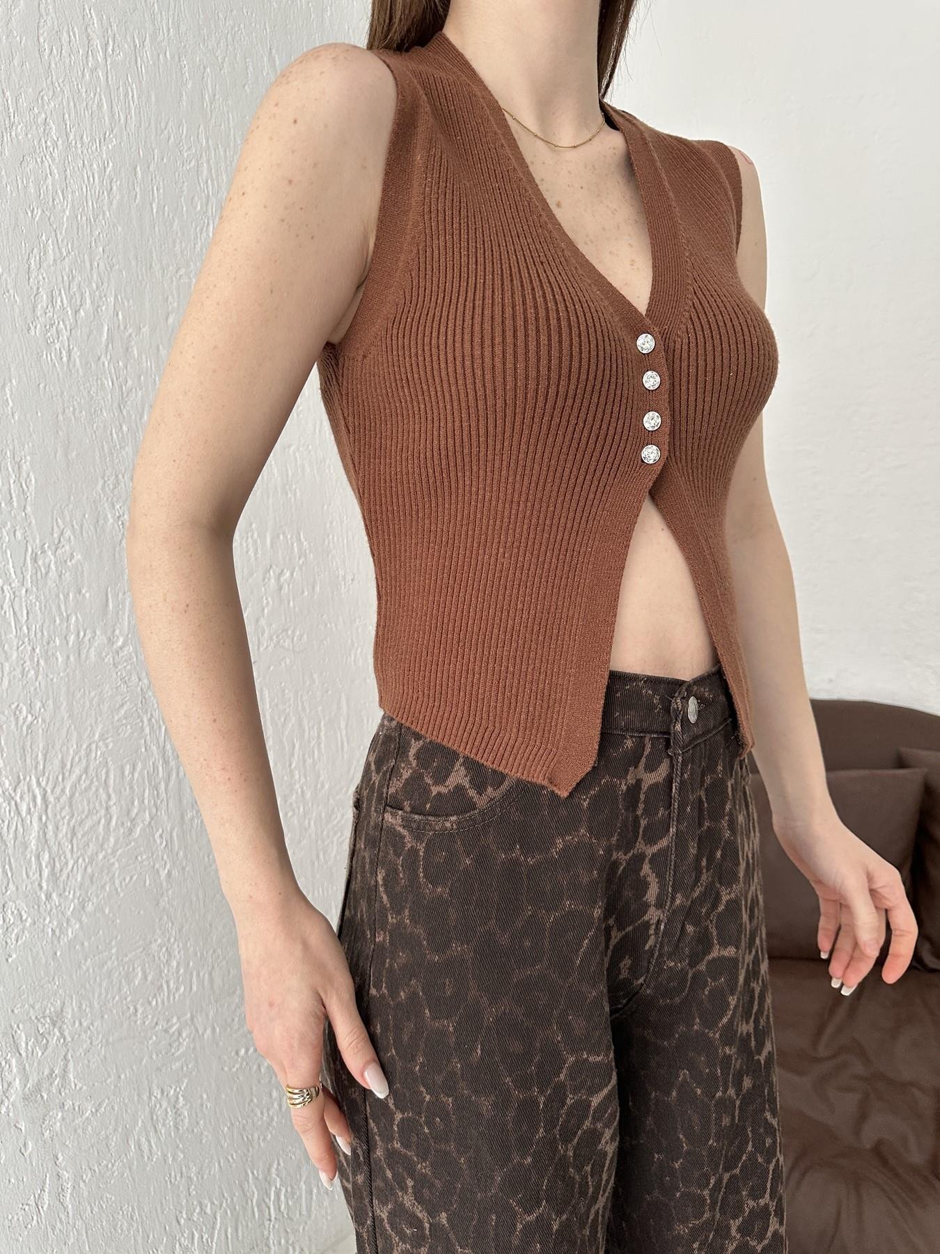 Fitilli Taş Düğmeli  Yelek KAHVE