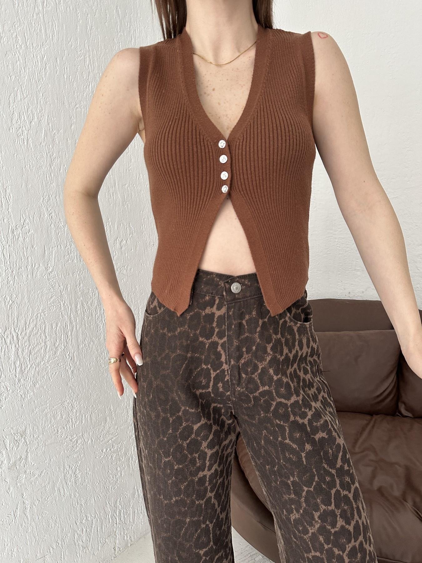 Fitilli Taş Düğmeli  Yelek KAHVE