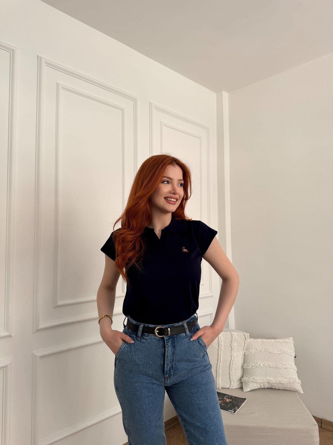 Göğüsü Nakışlı Düşük Kol Triko Lacivert