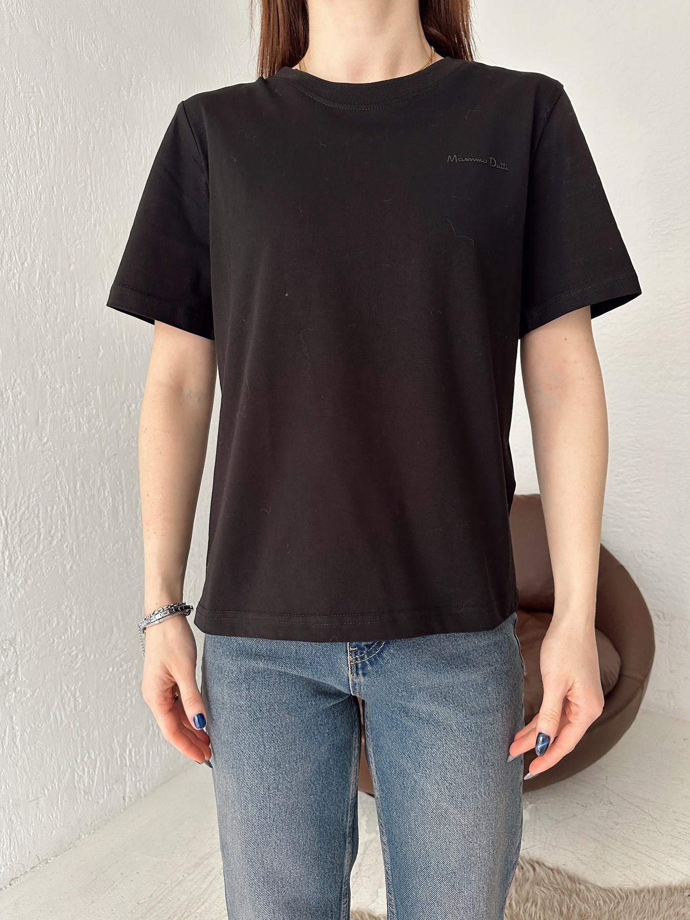 Kabartmalı Yazılı Tişört SİYAH