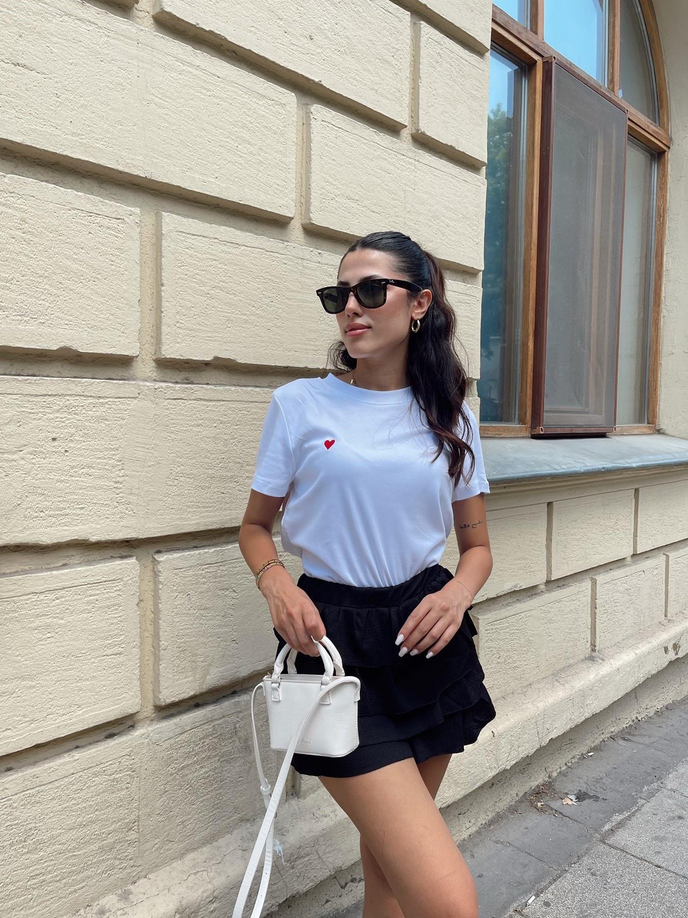 Kalp Nakışlı Tişört BEYAZ