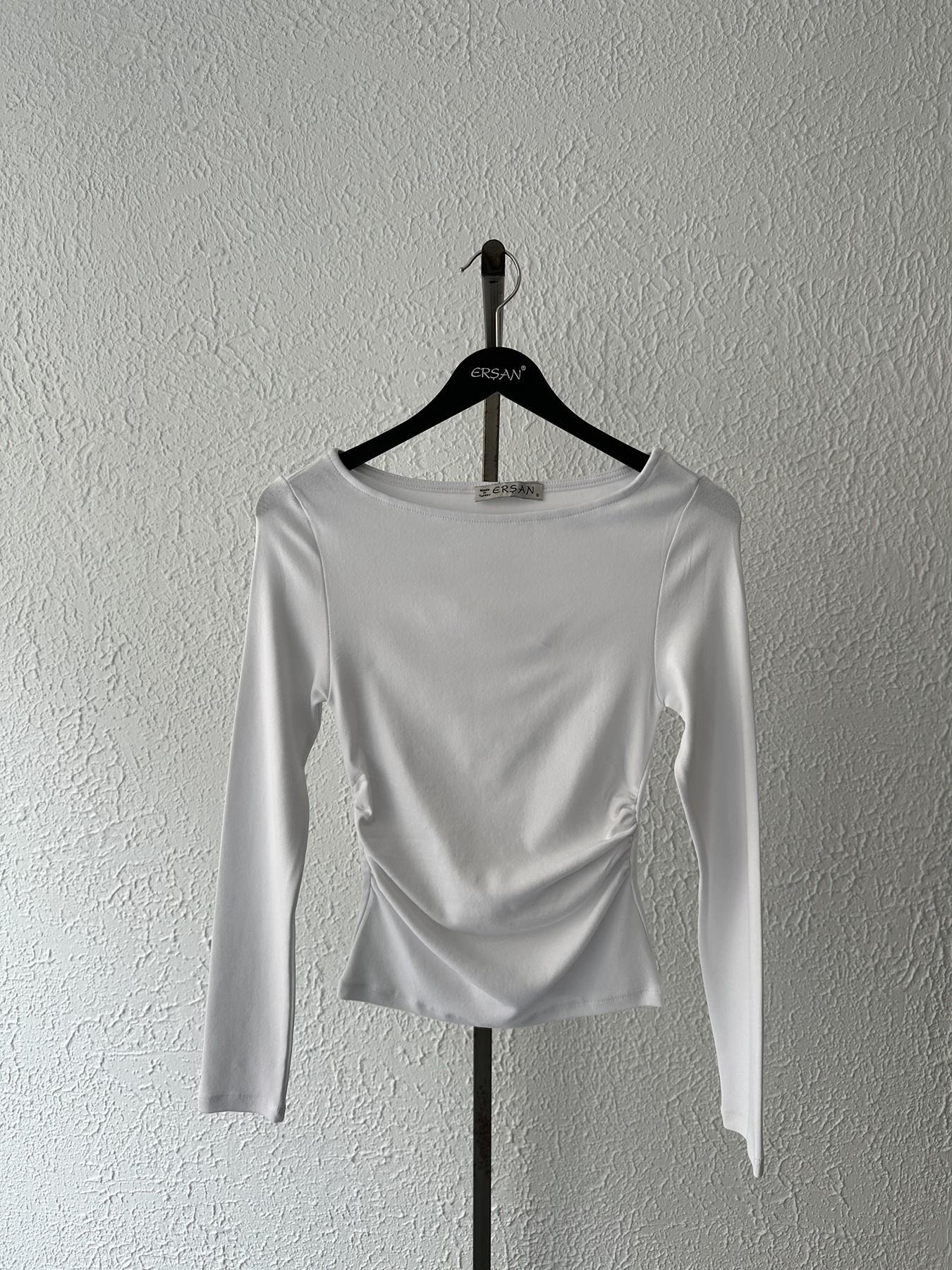 Kayık Yaka Büzgülü Bluz Beyaz