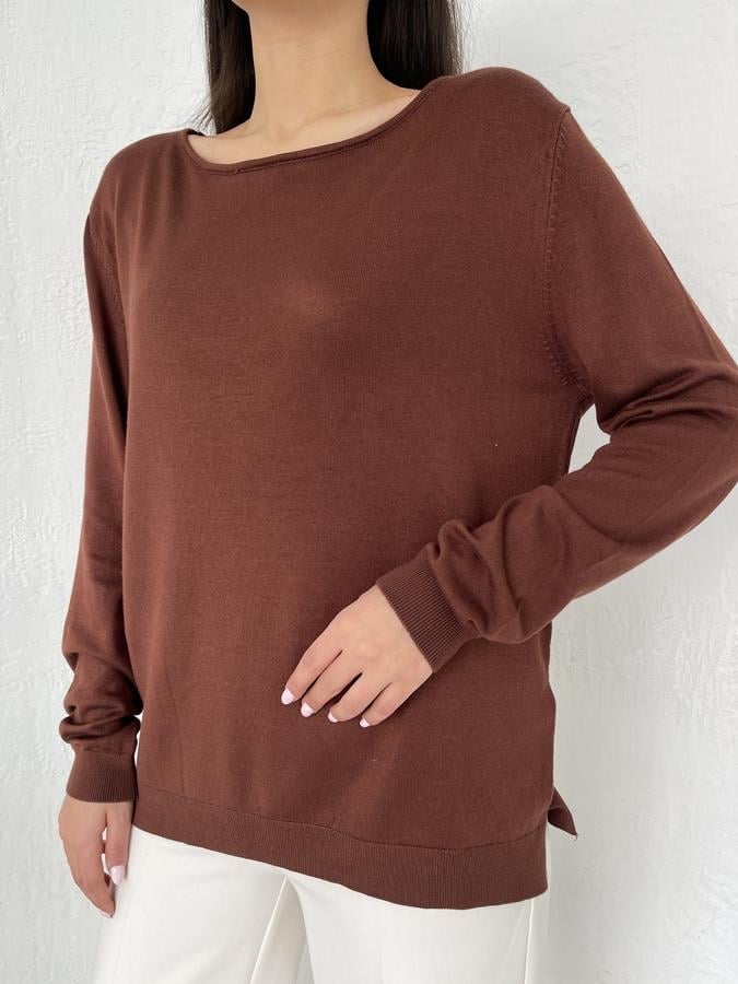 Kayık Yaka Yırtmaçlı Triko KAHVE