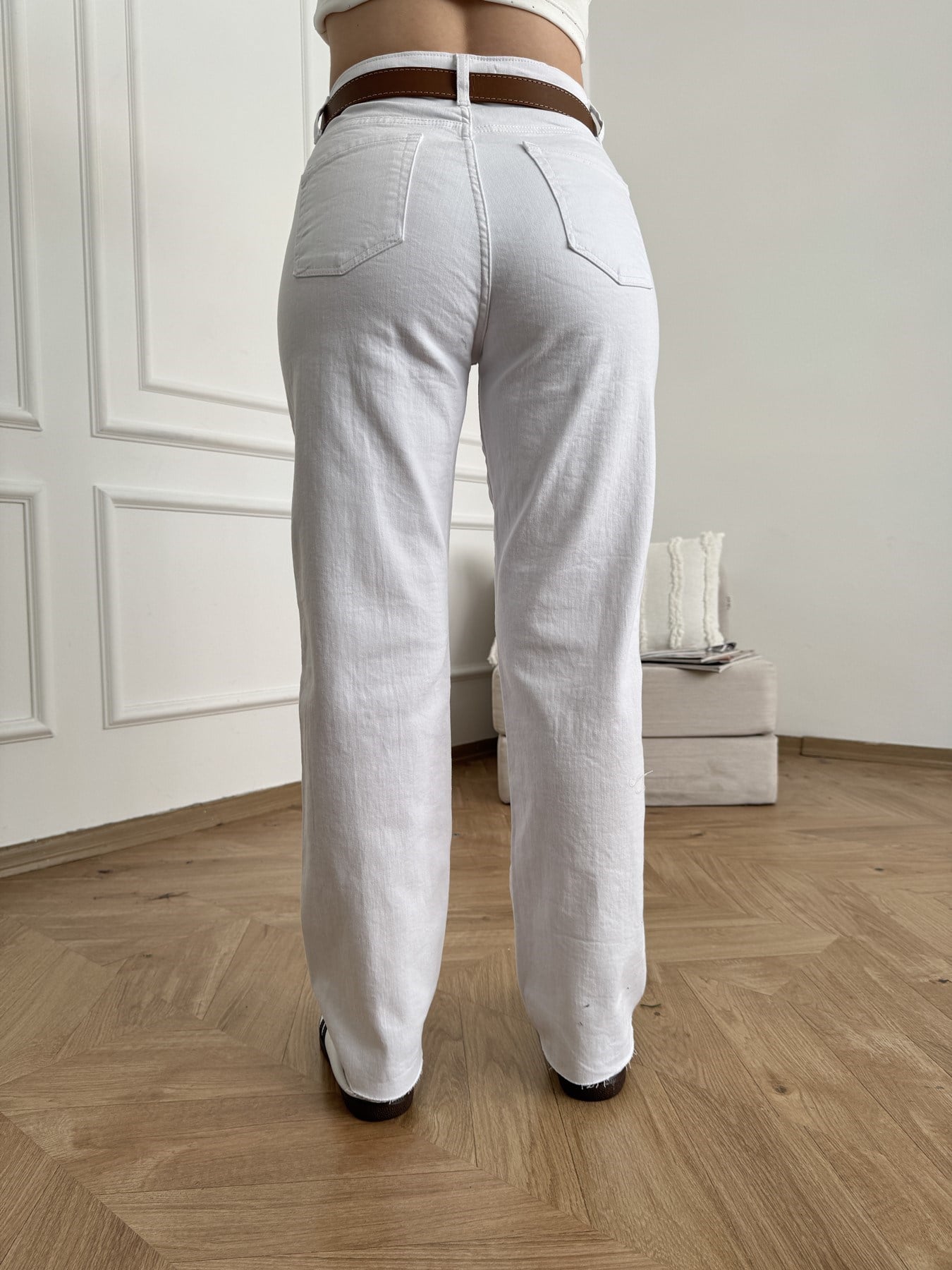 Kesik Paça Kemerli Straight Pantolon Beyaz