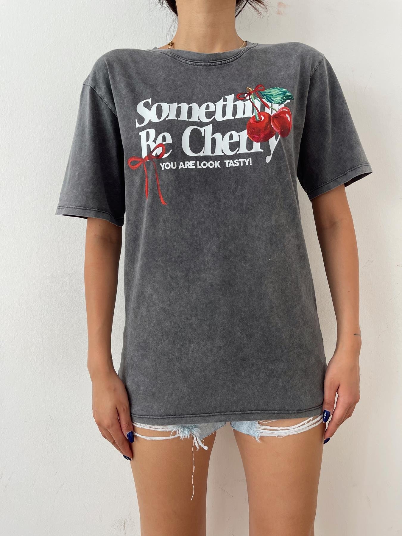 Kiraz Baskılı Tişört Antrasit