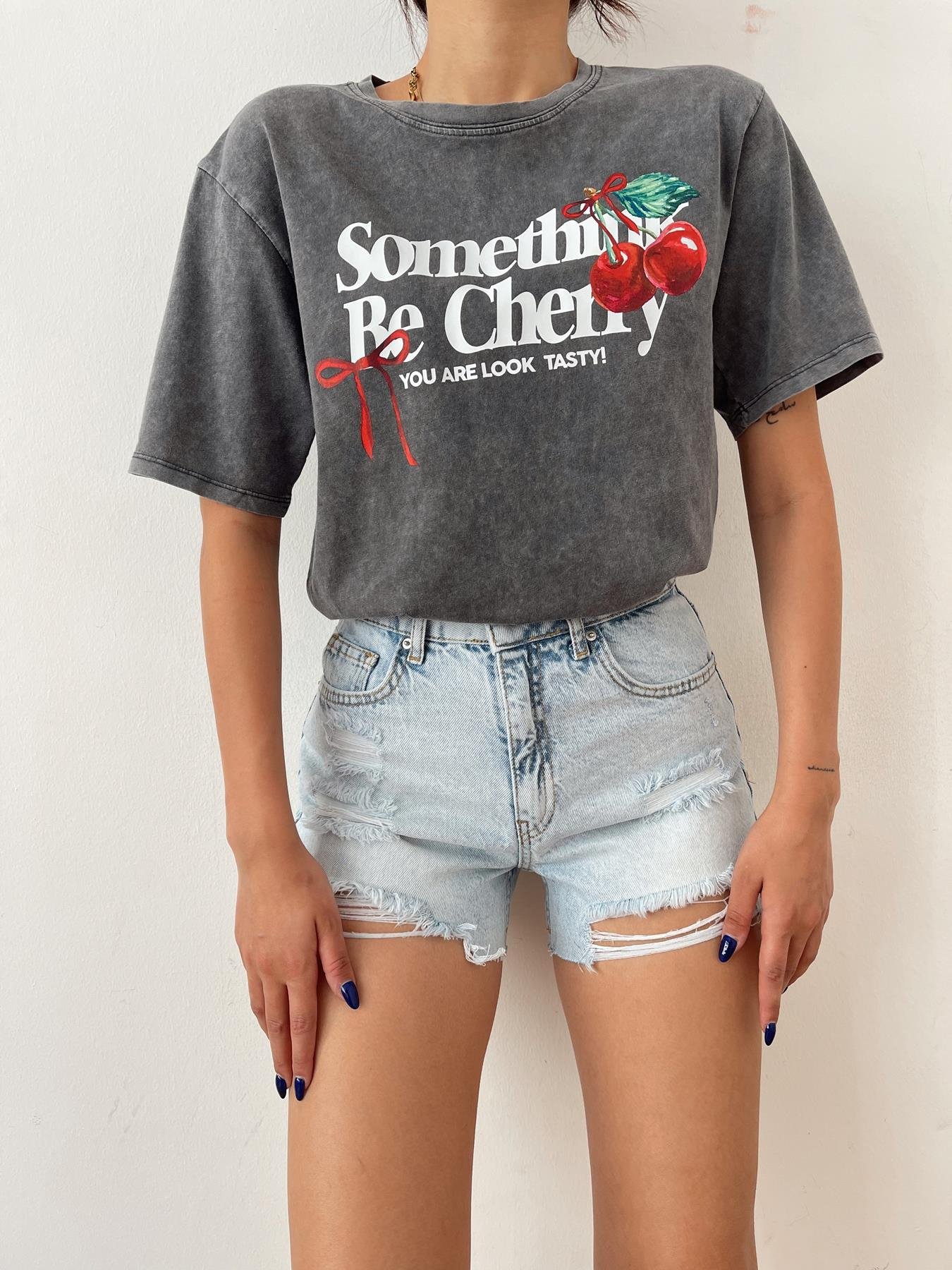 Kiraz Baskılı Tişört Antrasit