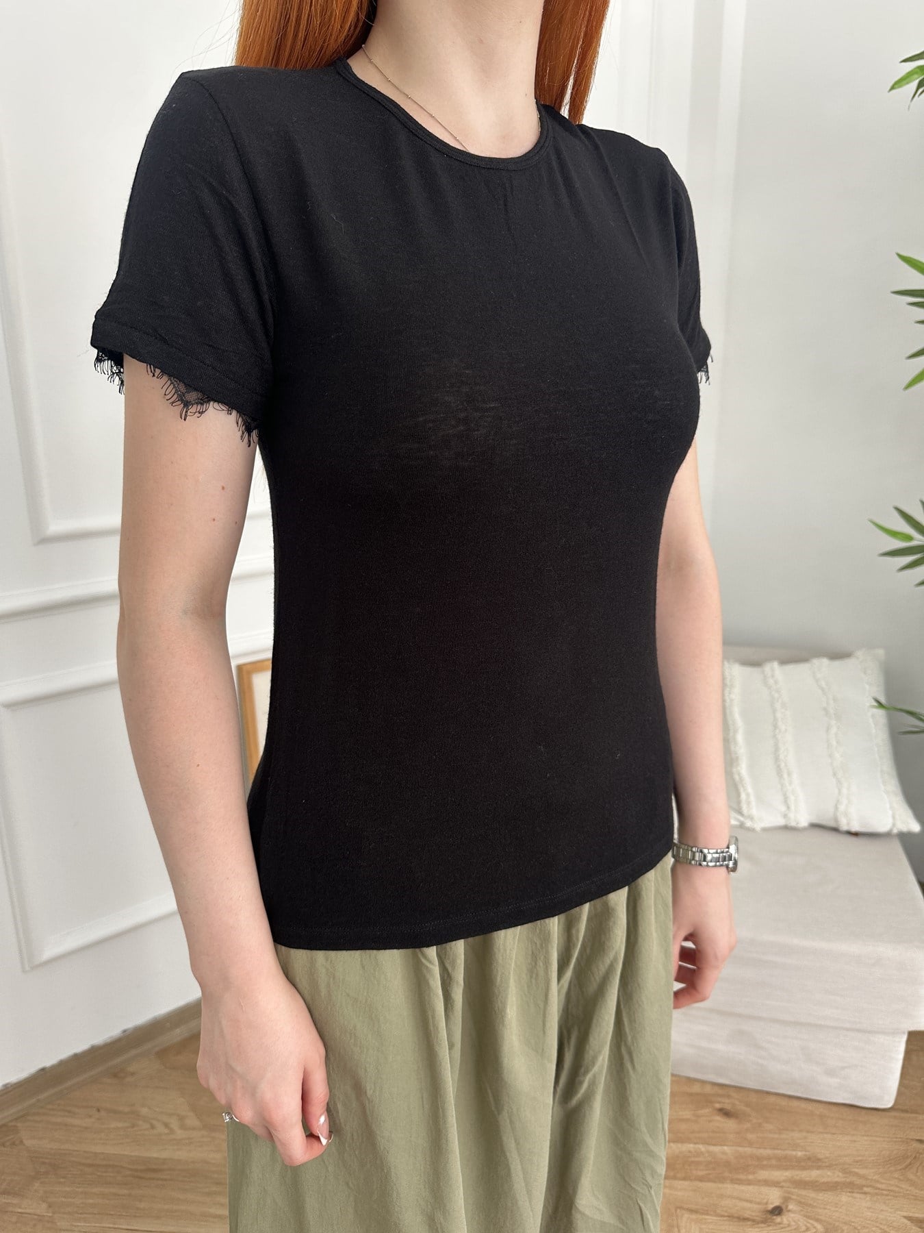 Kolları Dantel Detay T-shirt Siyah