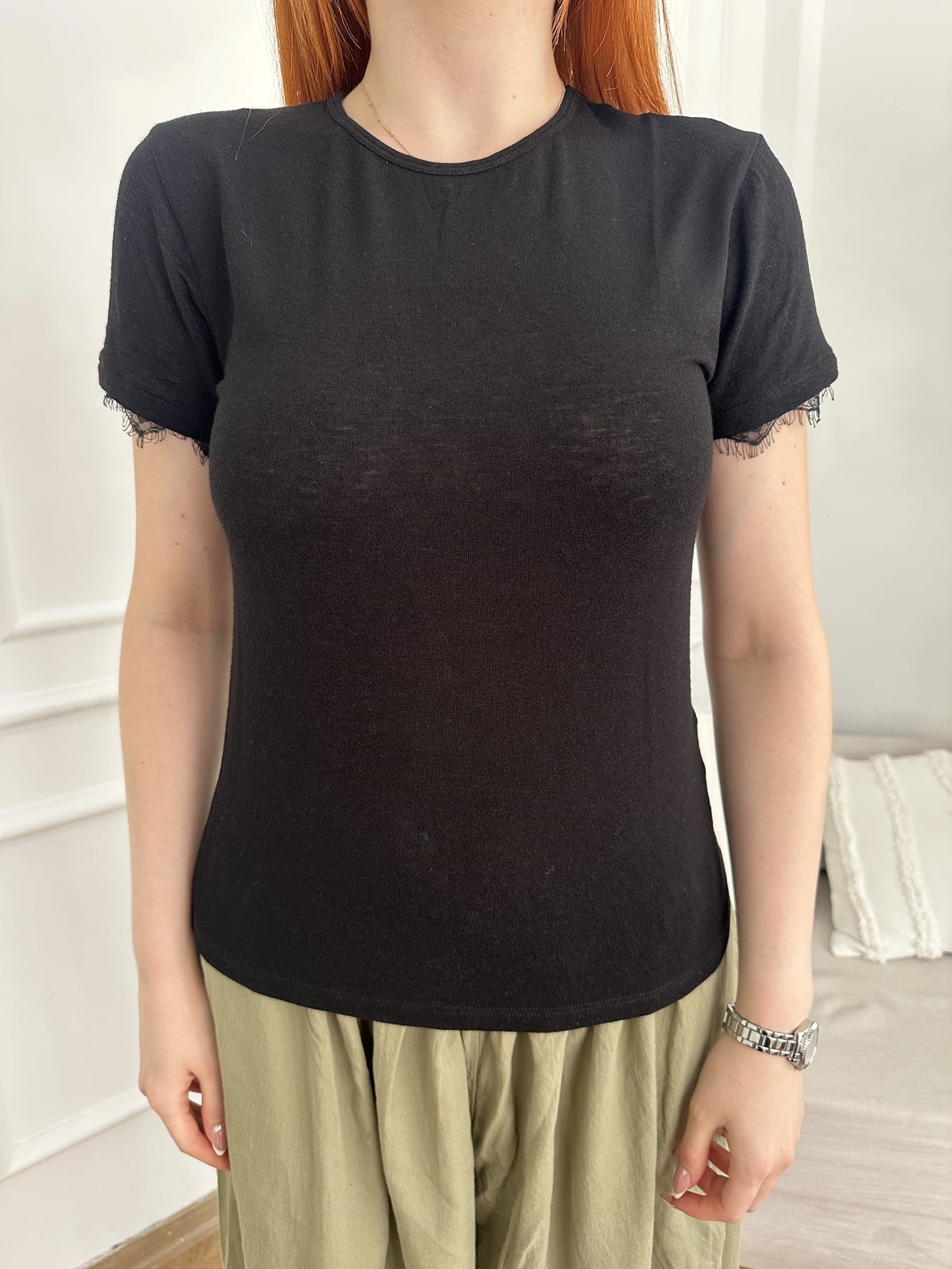 Kolları Dantel Detay T-shirt Siyah