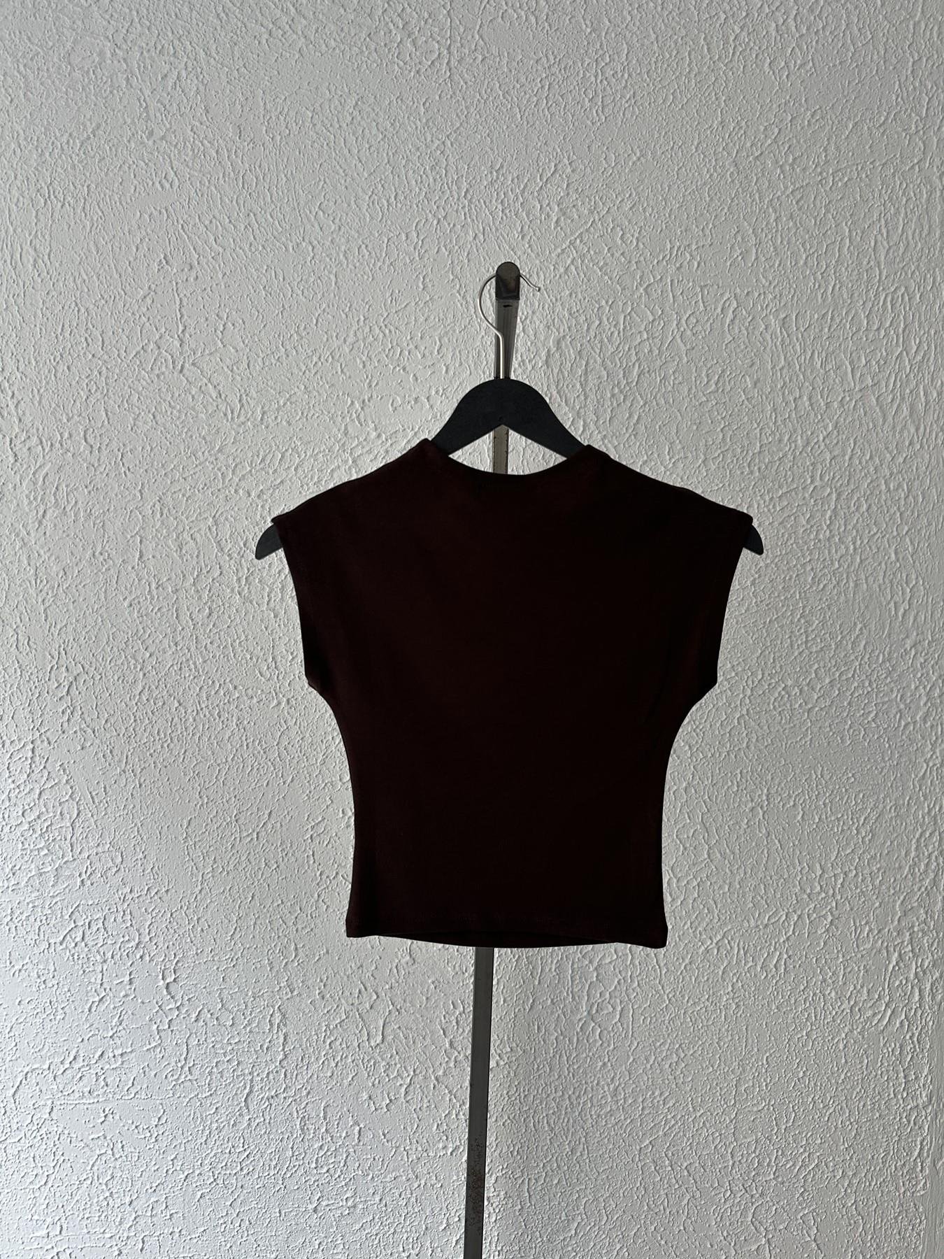 Kolsuz Crop Tişört Kahve