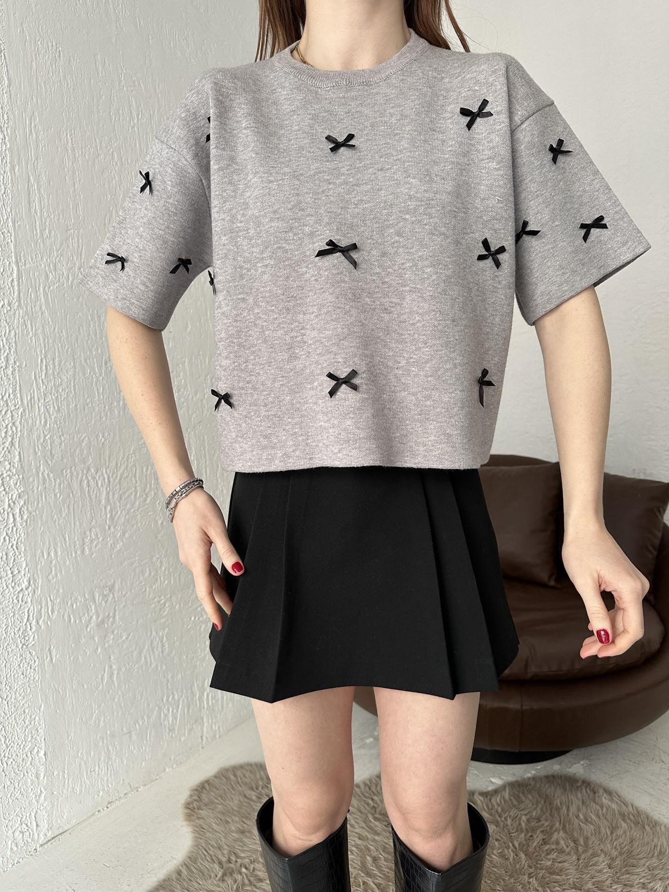 Kurdela Detay Kısa Kollu Triko GRİ