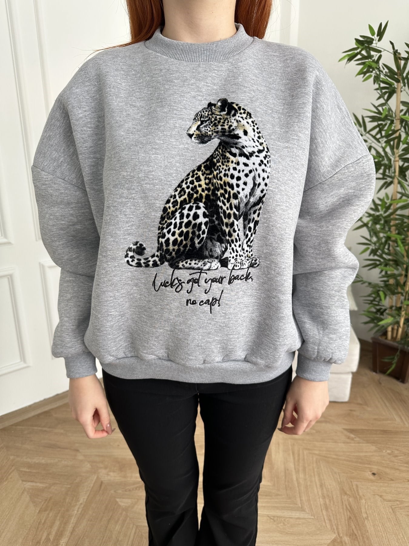 Leopar Baskılı Nakışlı Sweatshirt Gri melanj