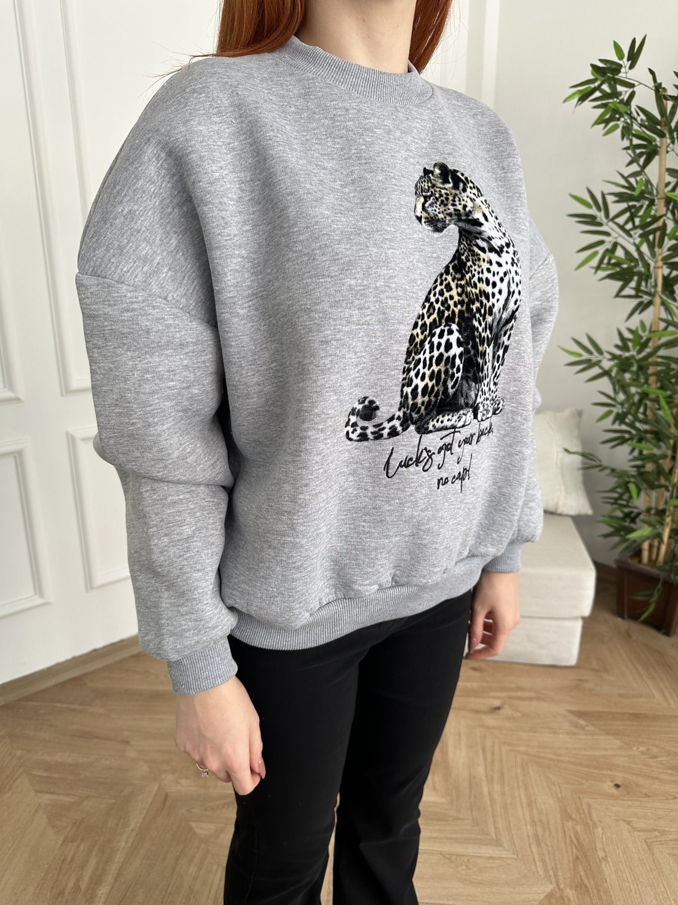 Leopar Baskılı Nakışlı Sweatshirt Gri melanj