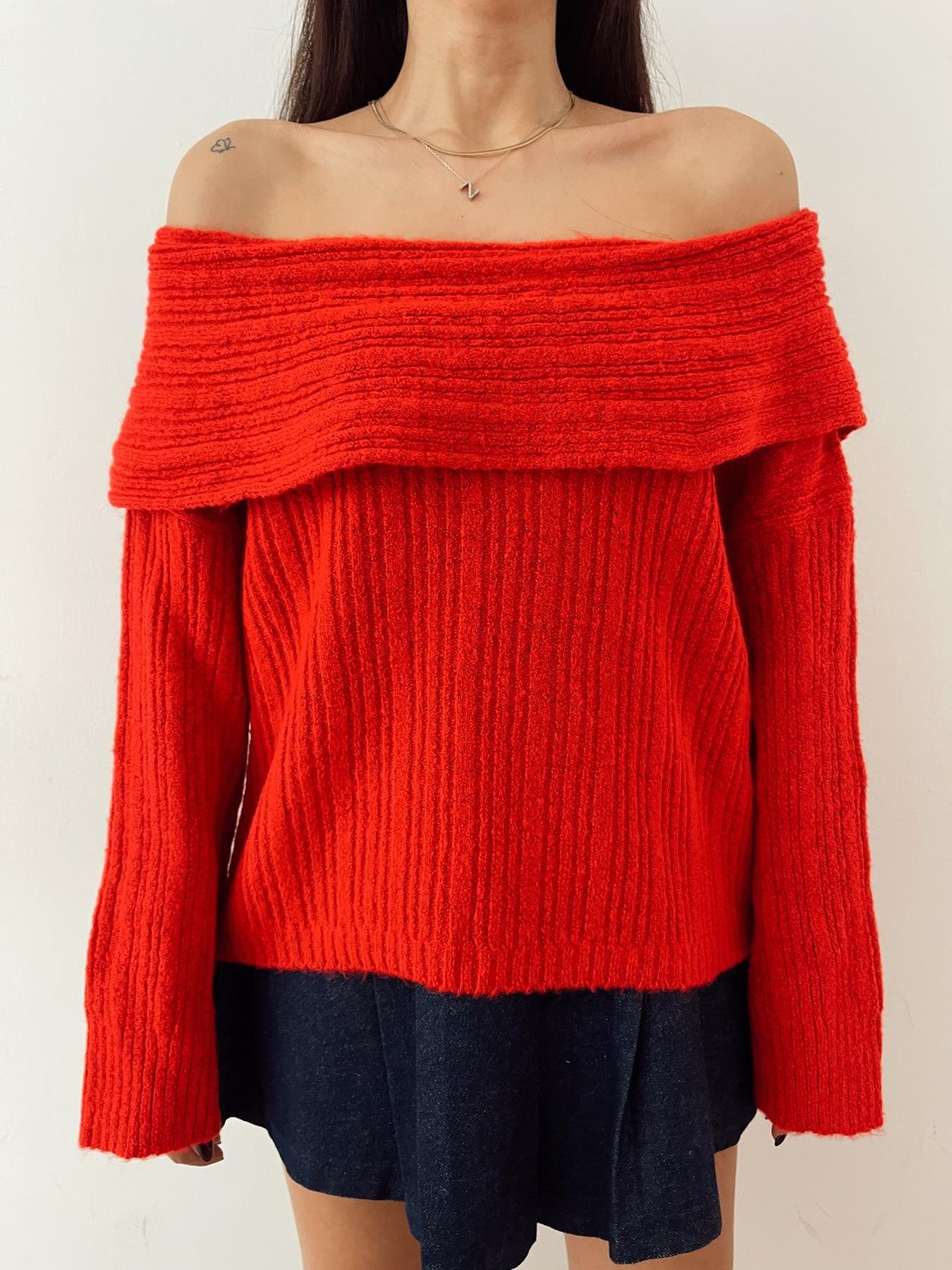 Madonna Yaka Triko KIRMIZI