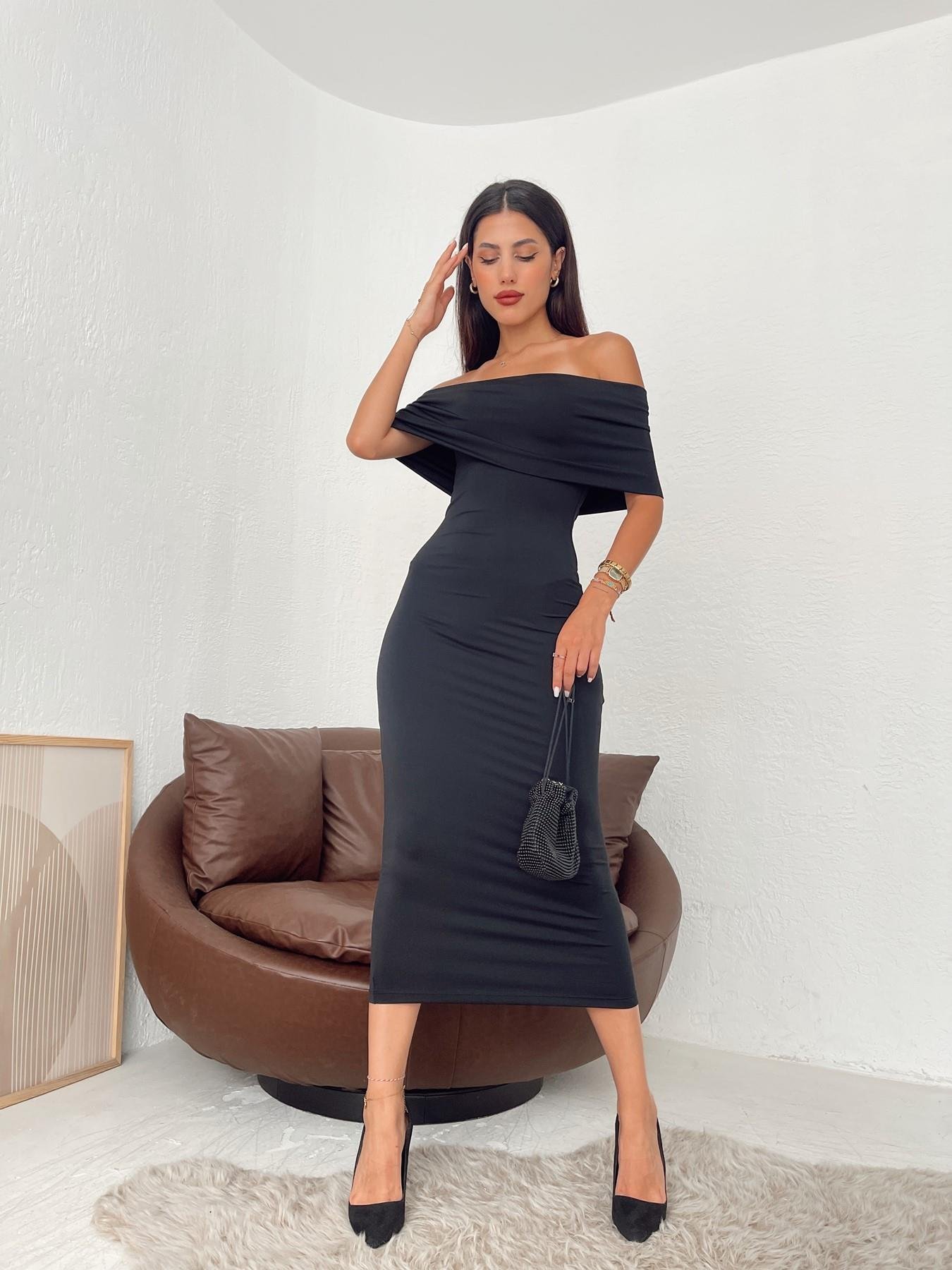 Madonna Yaka Vücudu Saran Elbise SİYAH