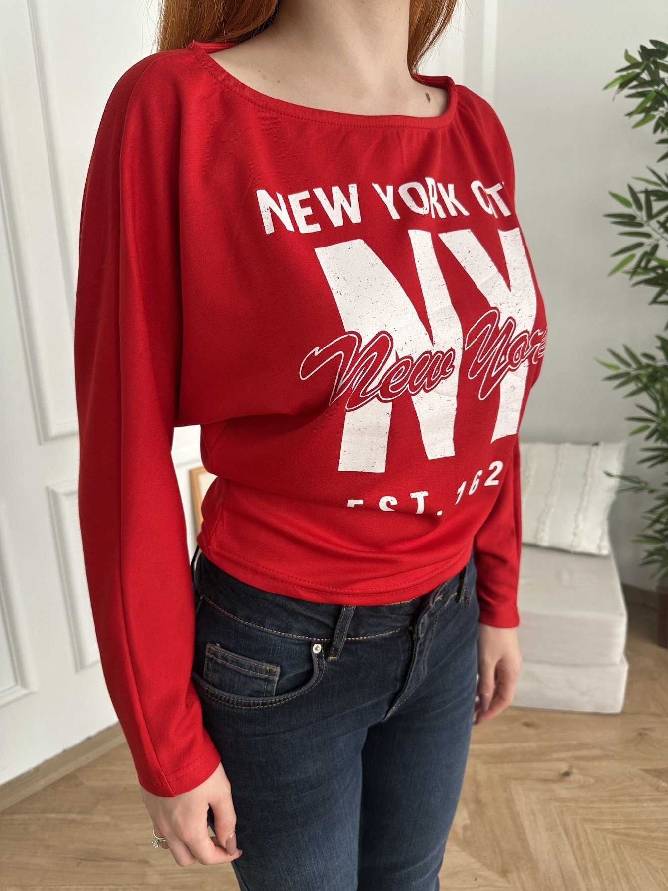 New York Baskılı Kayık Yaka Sweatshirt Kırmızı