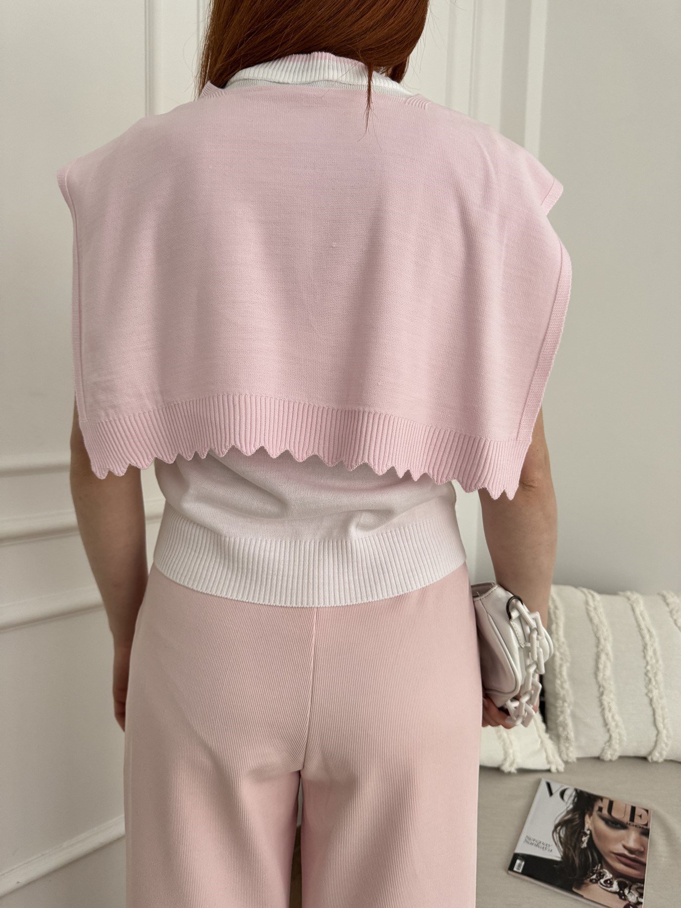 Omuzdan Bağlama Detaylı At Nakışlı Triko Ekru-pembe