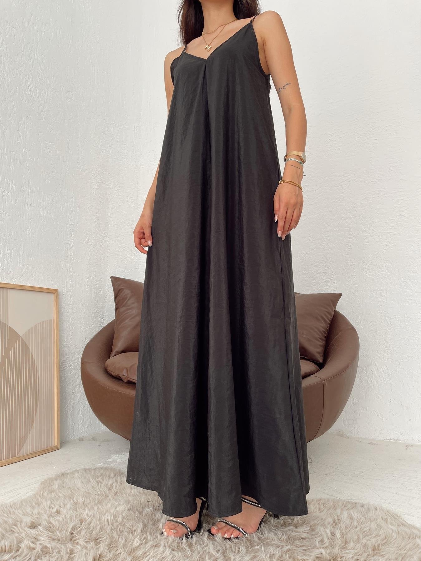 Ön Arka V Yaka Elbise SİYAH