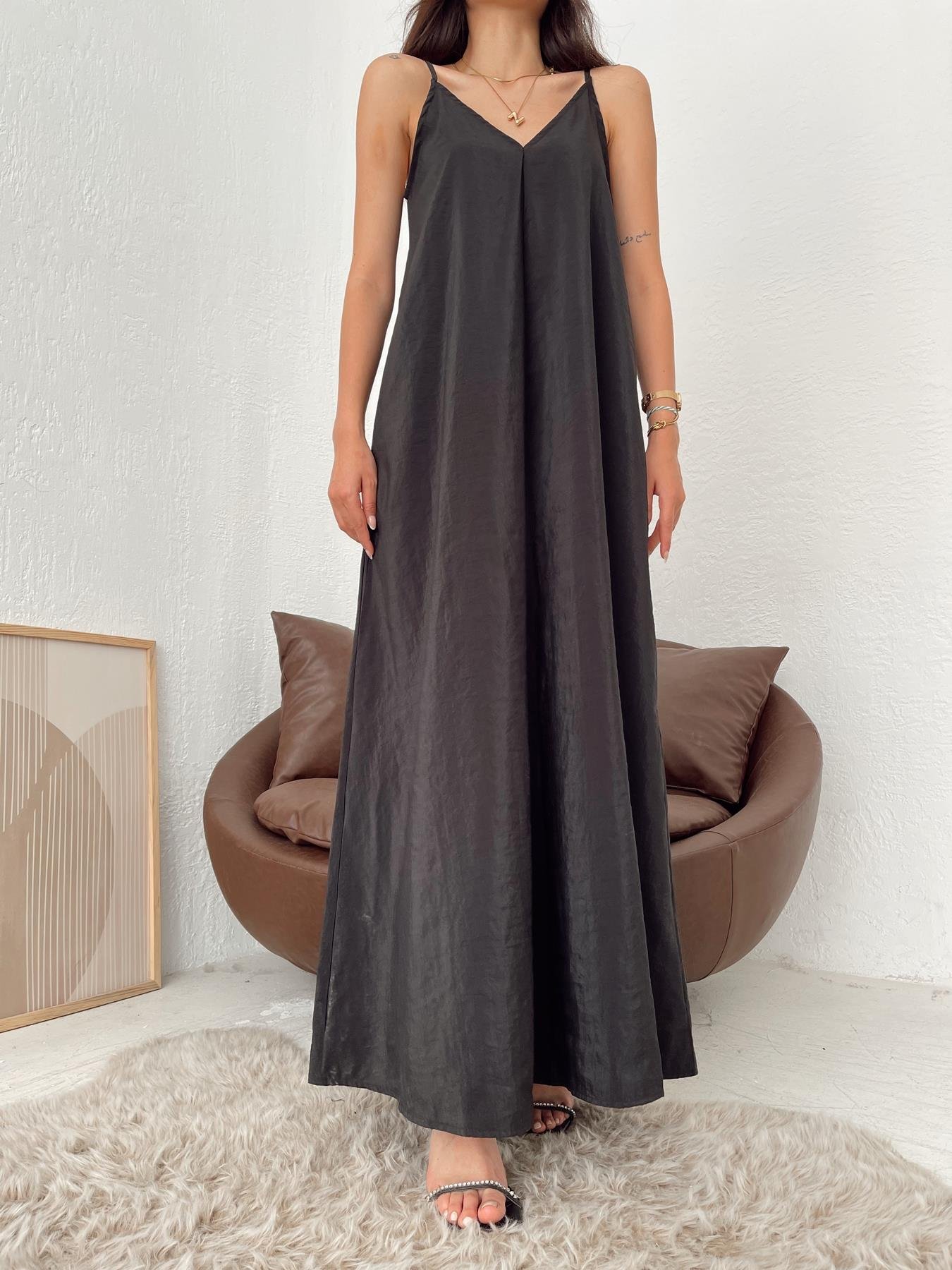 Ön Arka V Yaka Elbise SİYAH