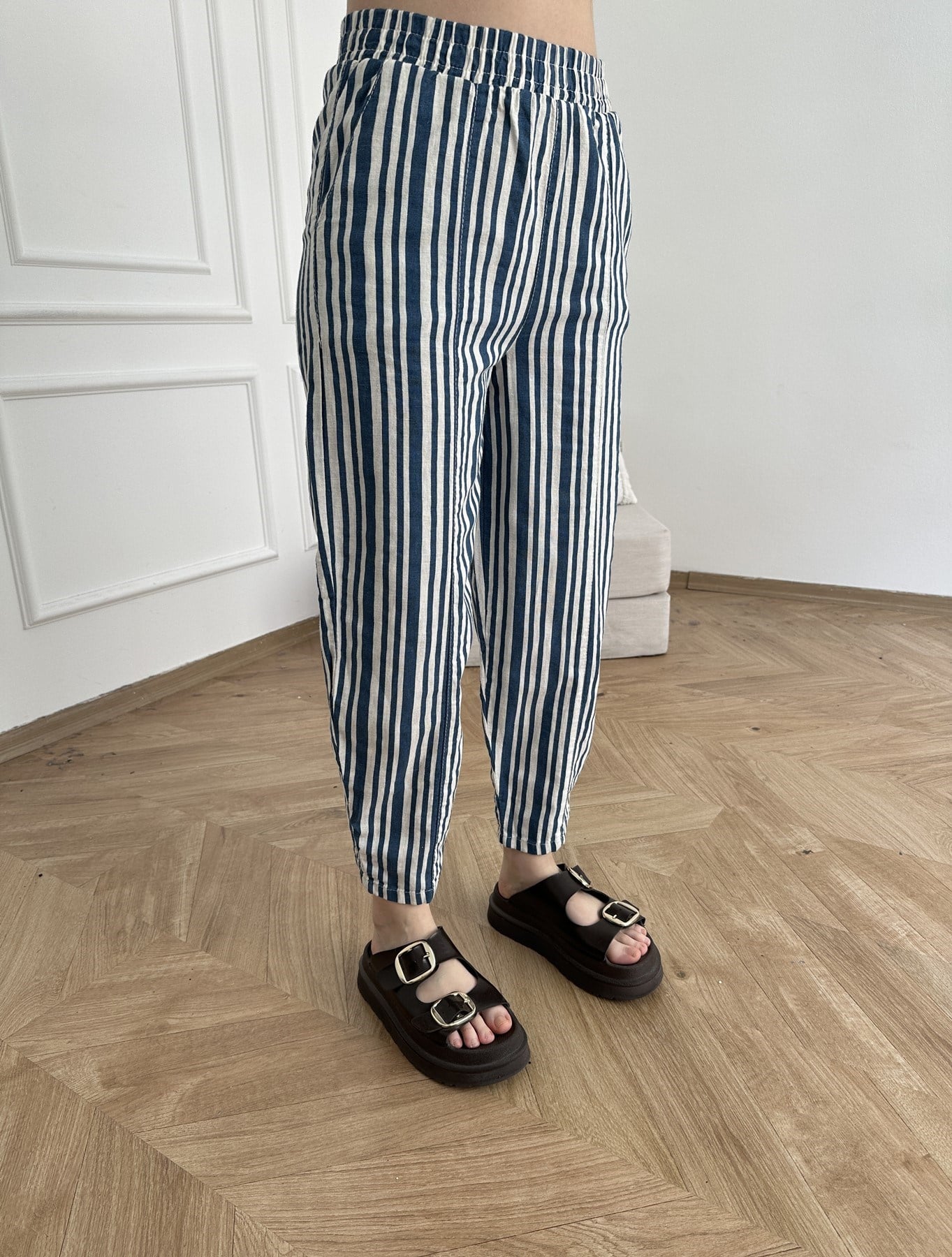 Önü Dikişli Çizgili Relax Pantolon Laci-ekru