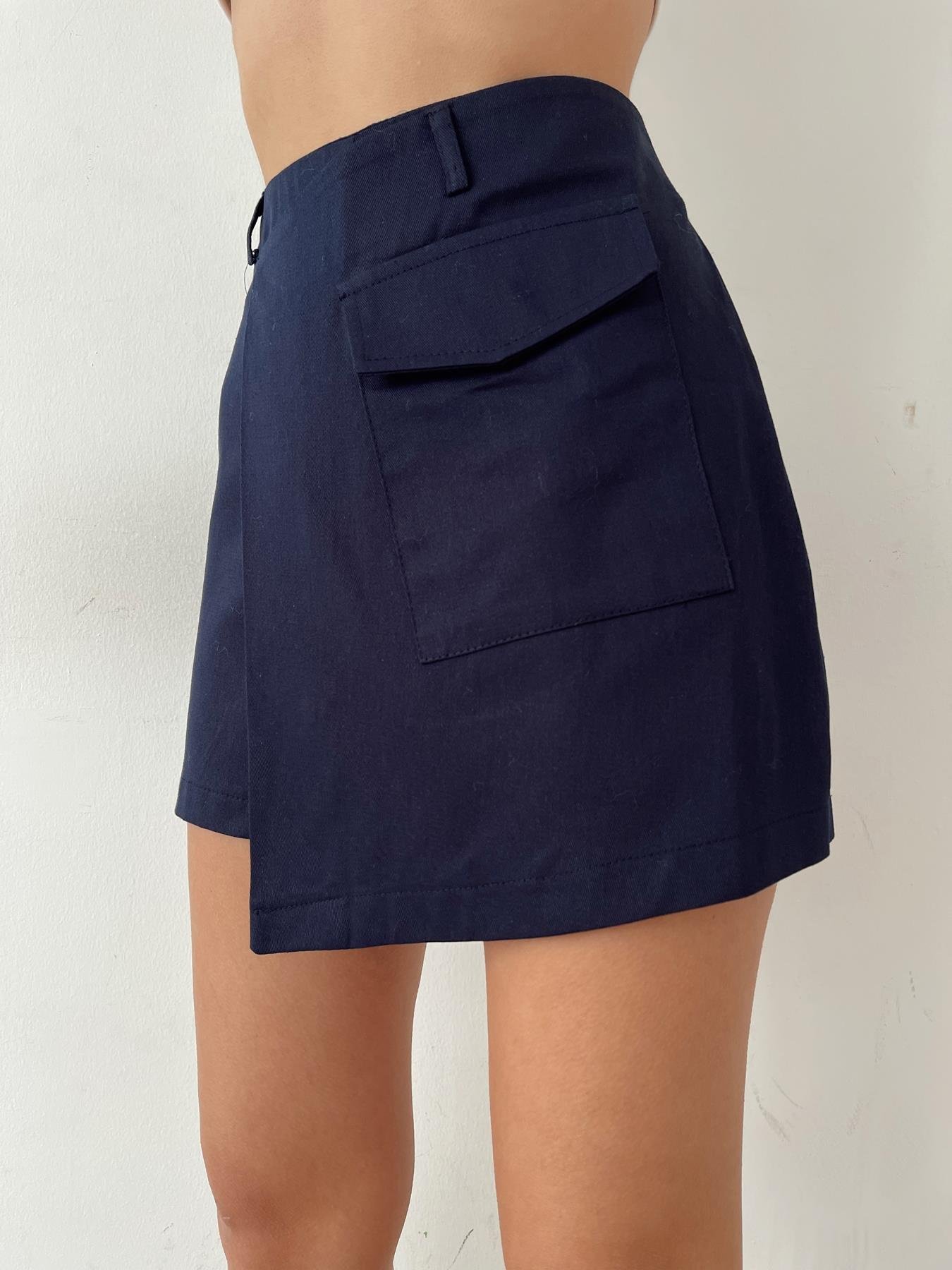 Önü Kapaklı Kanvas Şort Etek LACİVERT
