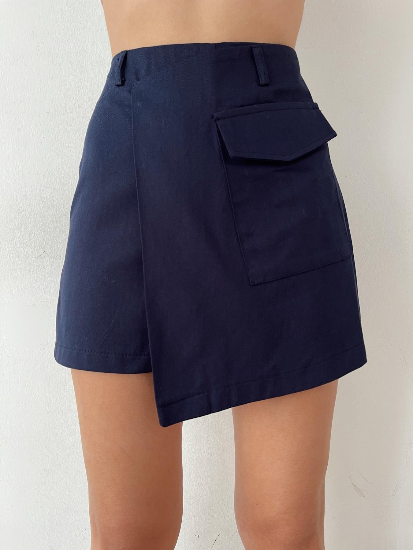 Önü Kapaklı Kanvas Şort Etek LACİVERT
