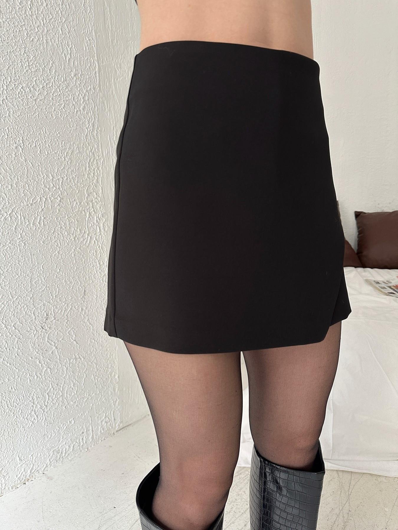 Önü Kapaklı Şort Etek SİYAH