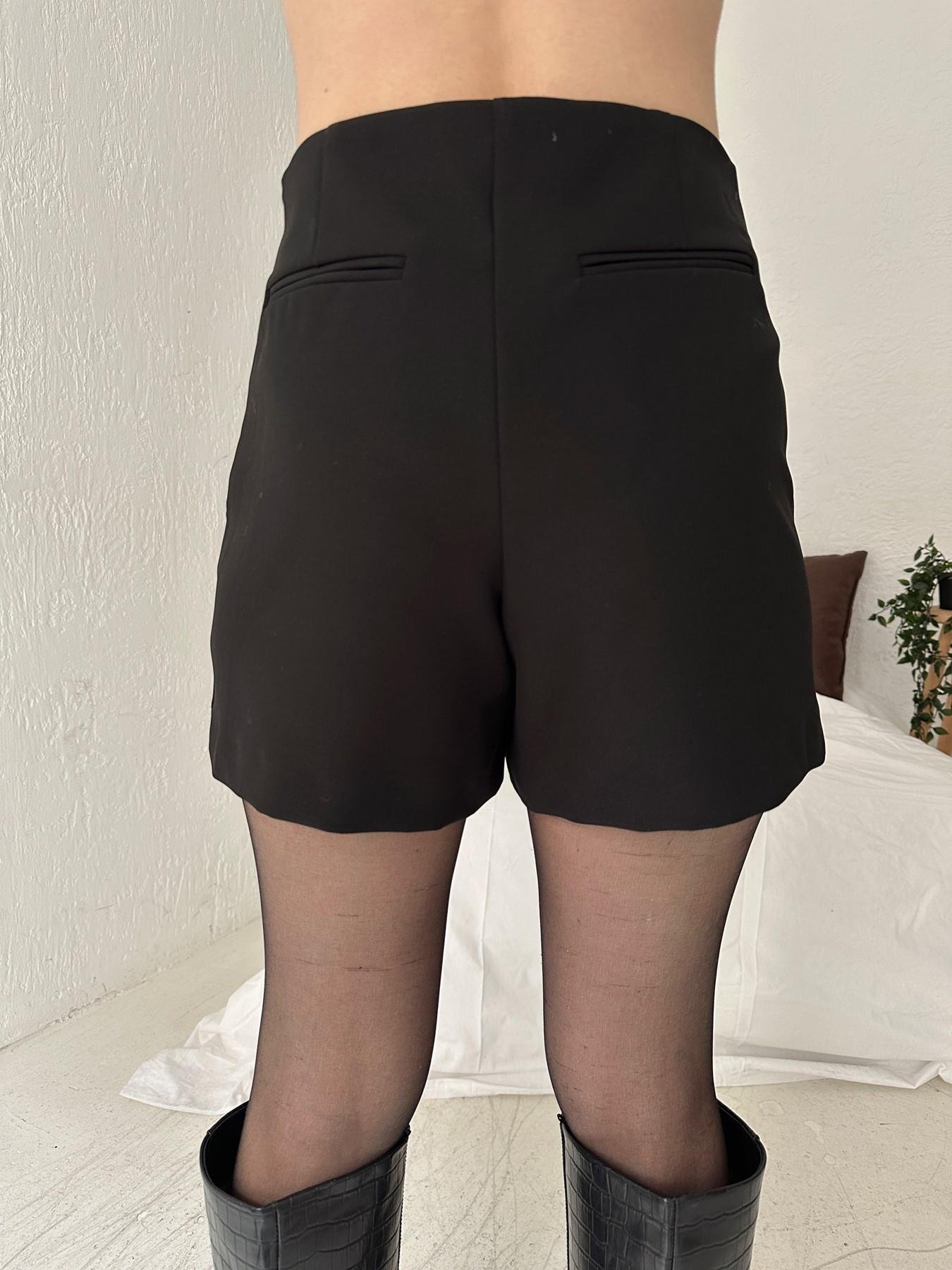 Önü Kapaklı Şort Etek SİYAH