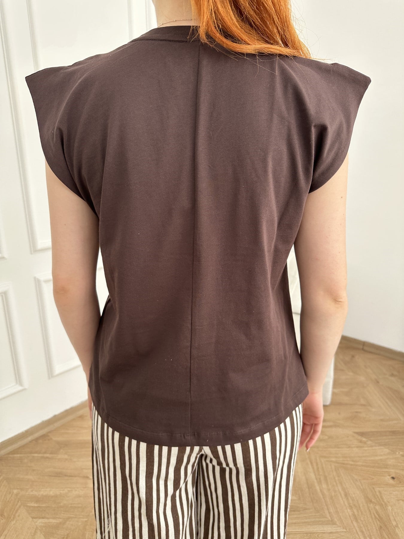 Örgü Çiçekli Kolsuz T-shirt Kahve