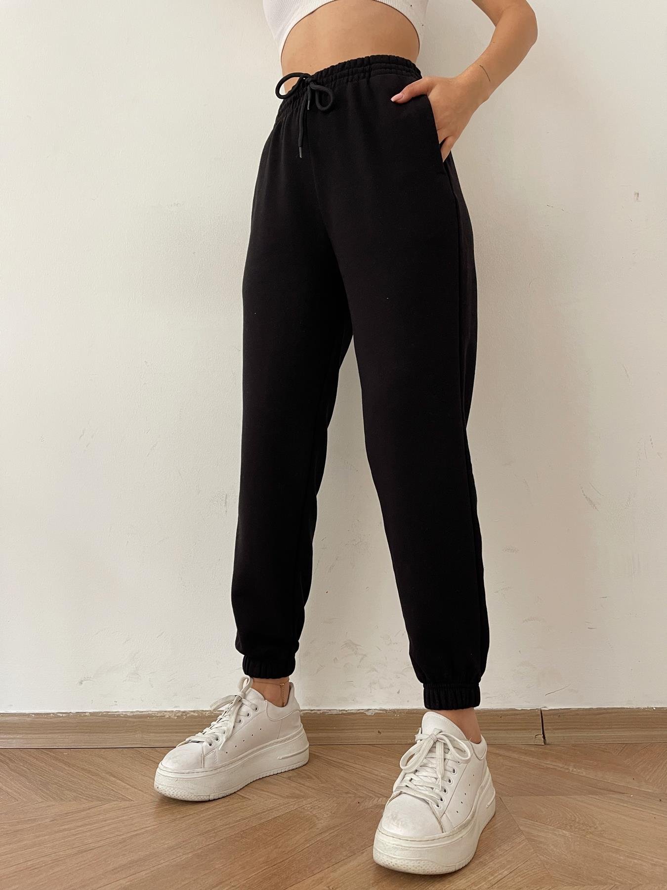 Paçası İnce Lastikli Eşofman Altı SİYAH