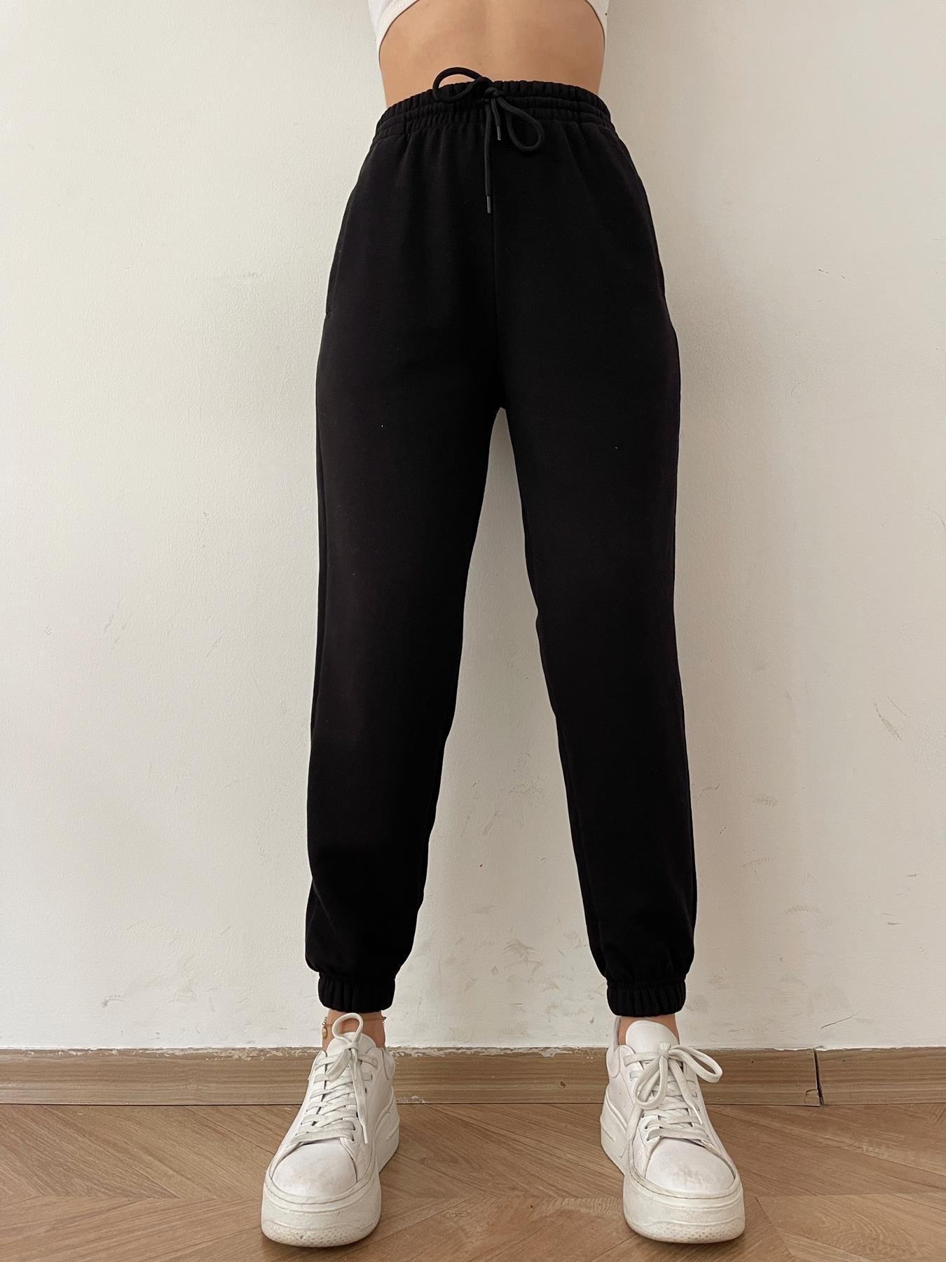 Paçası İnce Lastikli Eşofman Altı SİYAH