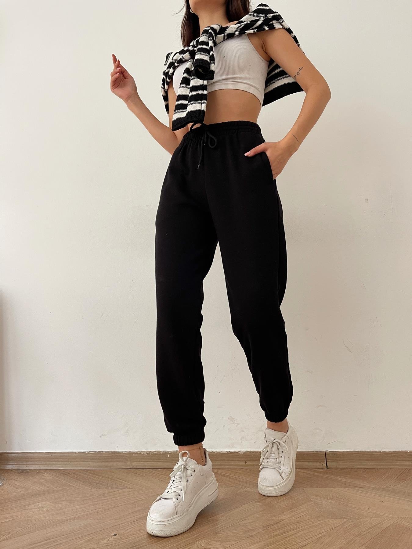 Paçası İnce Lastikli Eşofman Altı SİYAH