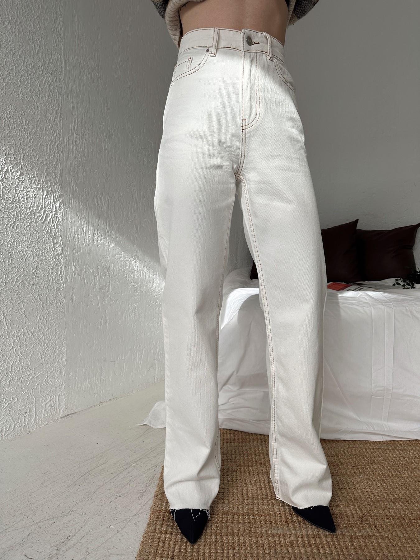 Paçası Kesik Bol Jean KIRIK BEYAZ