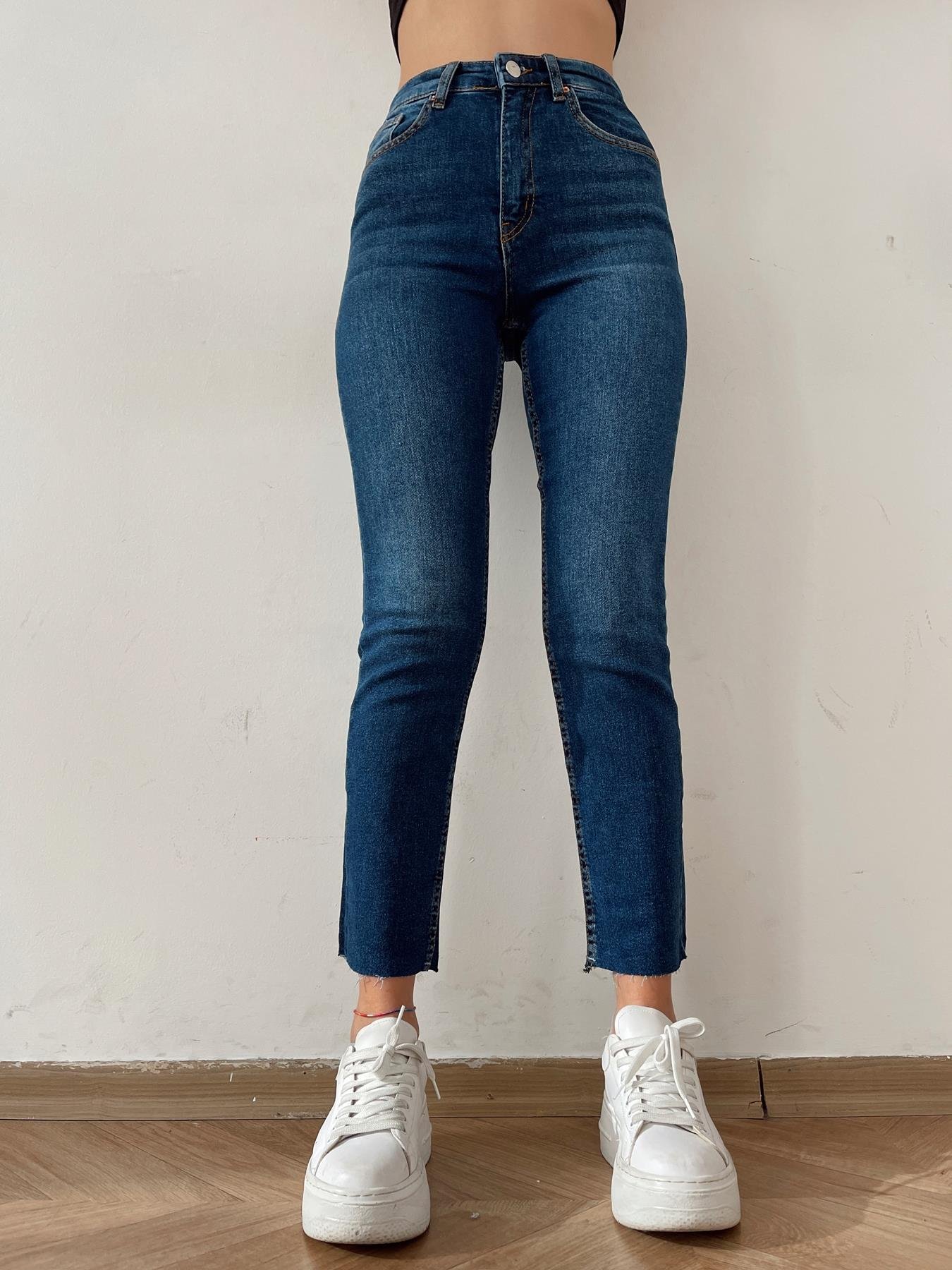Paçası Kesik Mom Jean KOYU MAVİ
