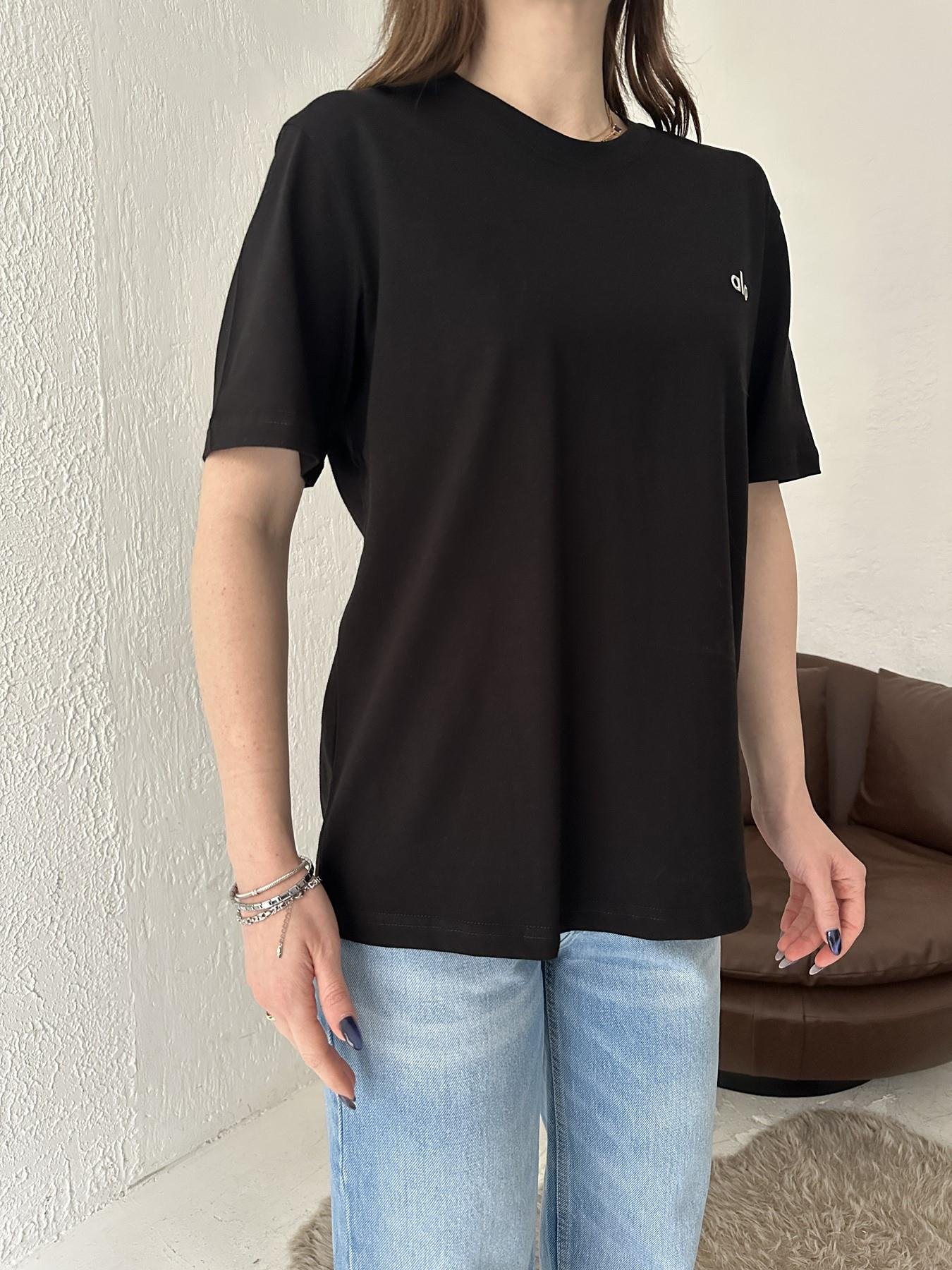 Parlak Yazılı Tişört SİYAH