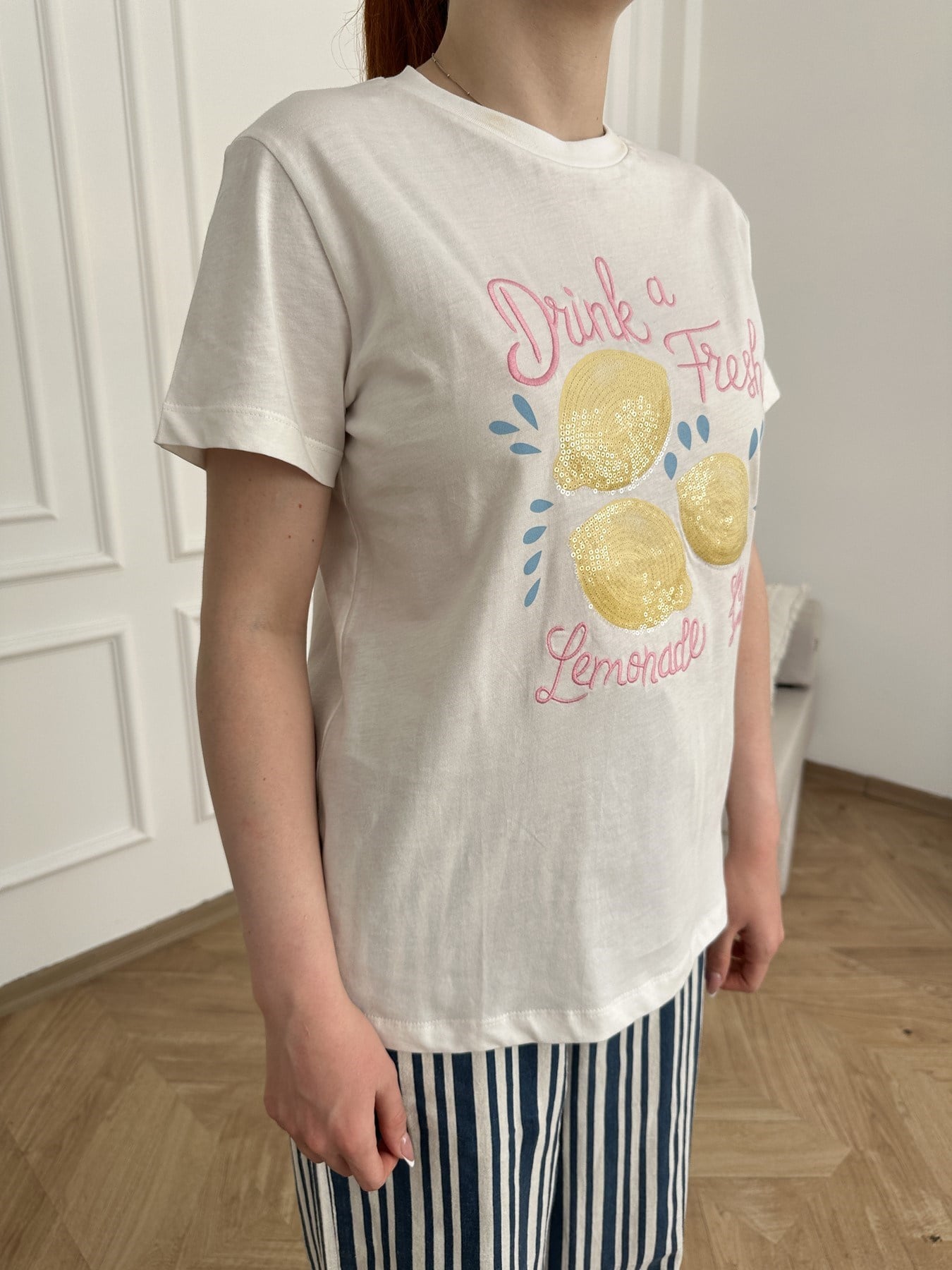 Payetli Limon Nakışlı T-shirt Ekru