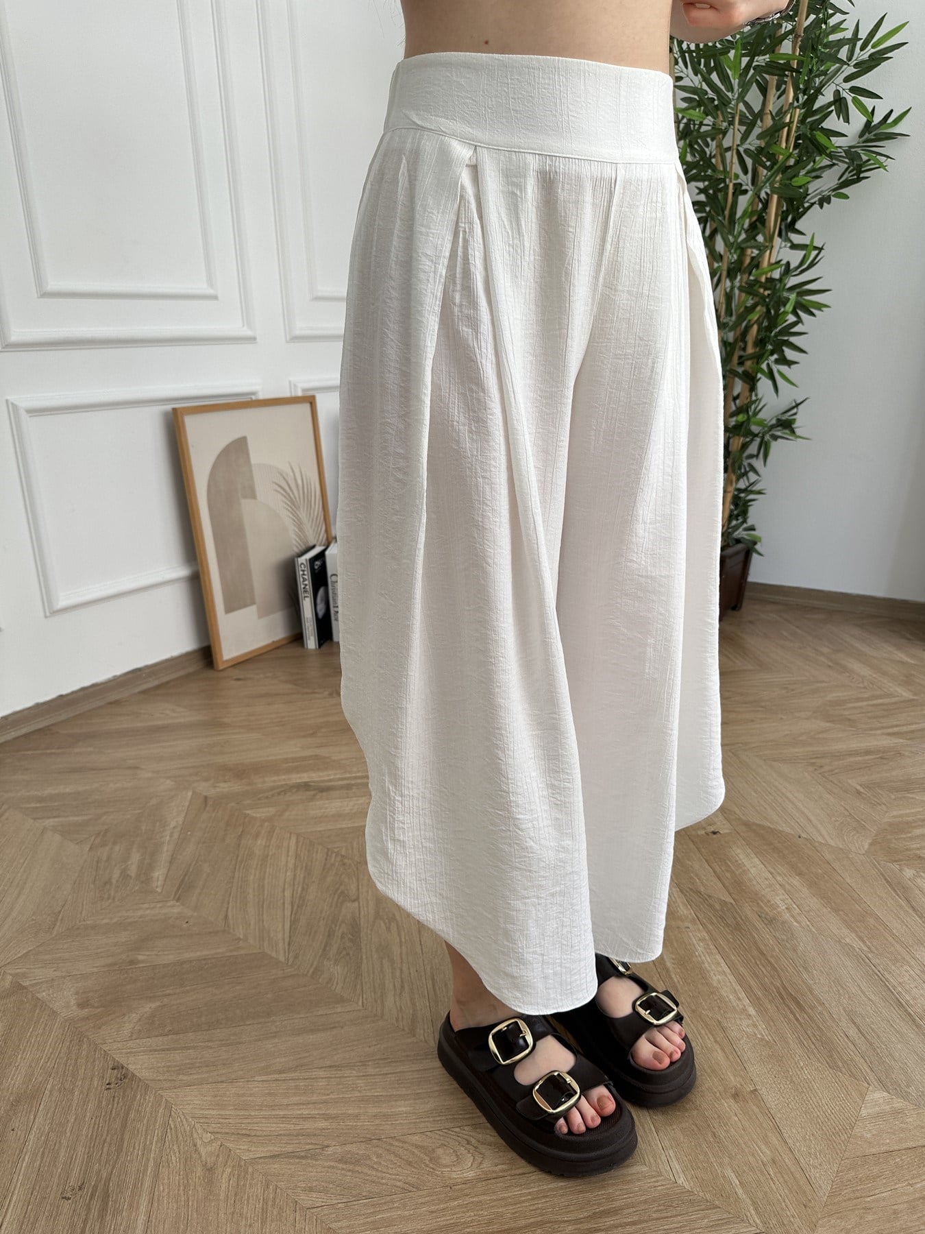 Pile Detay Yırtmaçlı Bol Pantolon Ekru