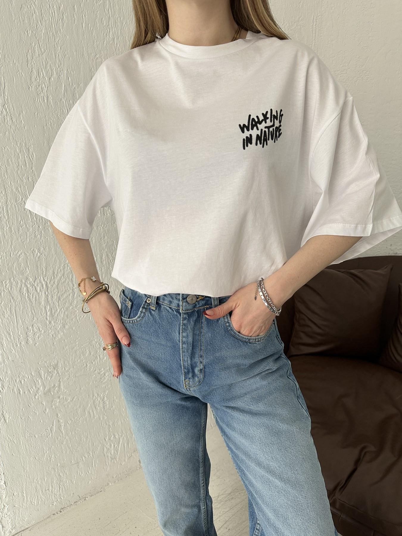 Sırtı Çiçek Nakışlı Tişört Beyaz