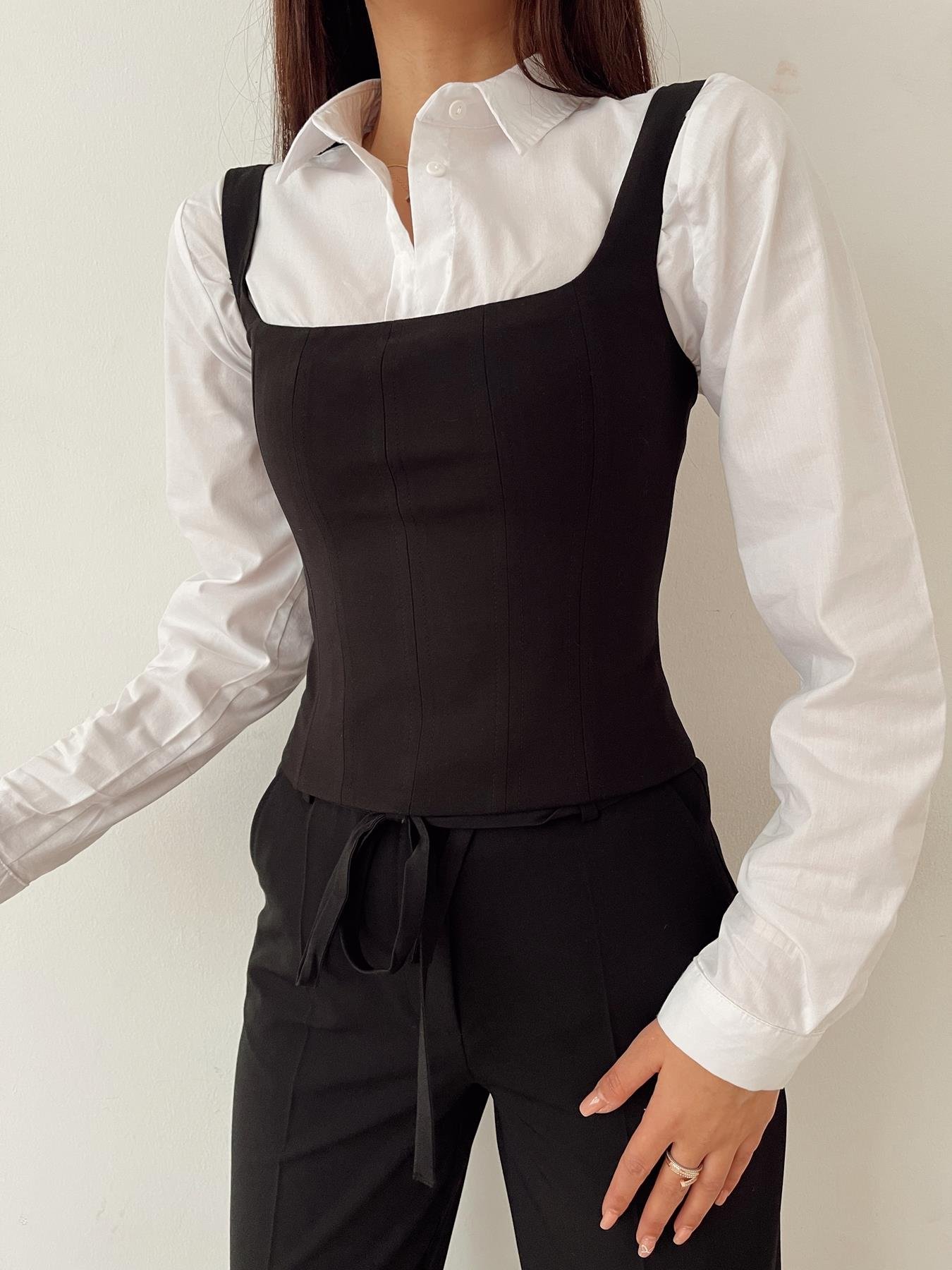 Sırtı Fermuarlı Crop Bluz SİYAH