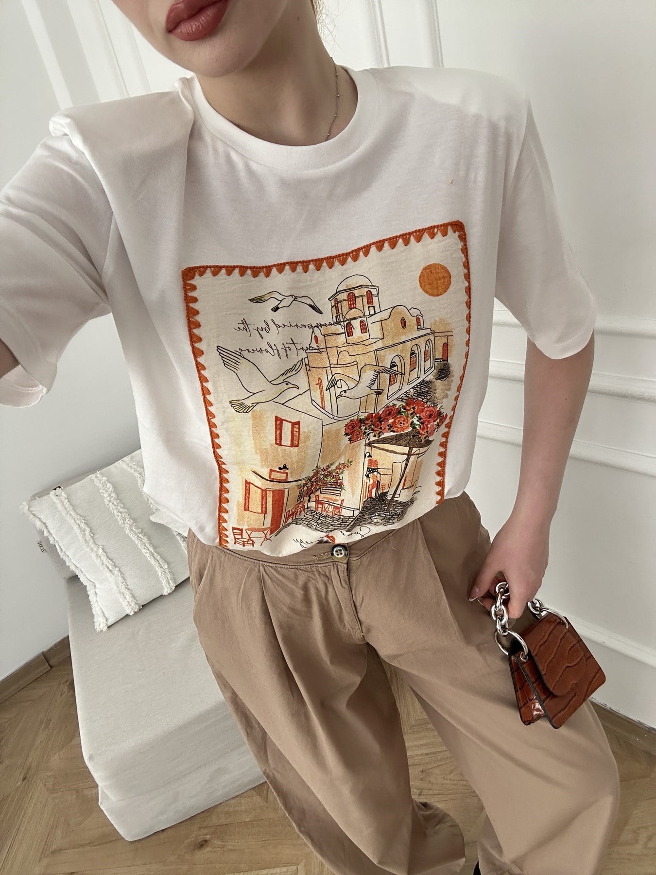Summer Breeze Çerçeve Patchli T-shirt Ekru