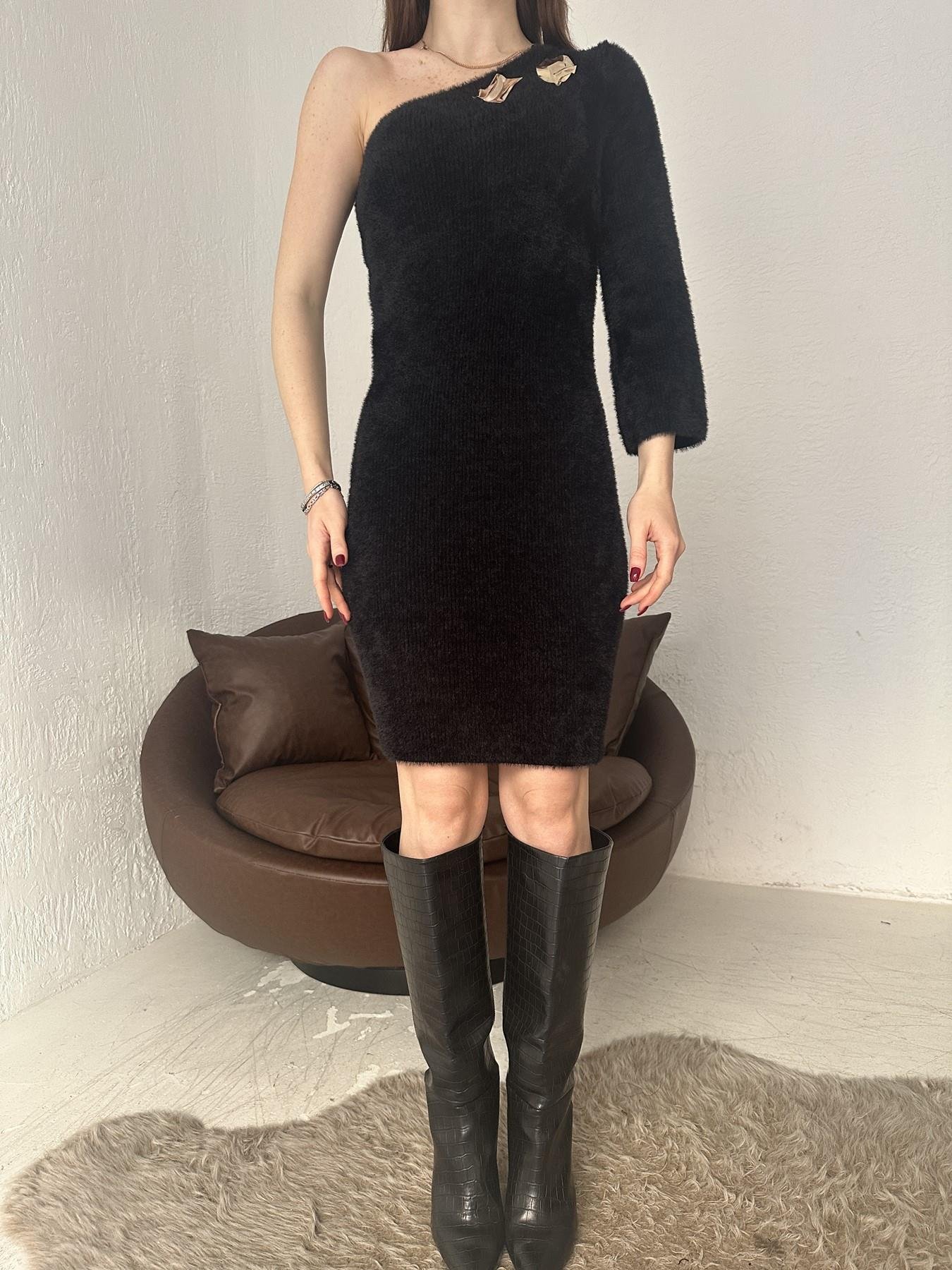 Tek Omuz Broşlu Elbise SİYAH