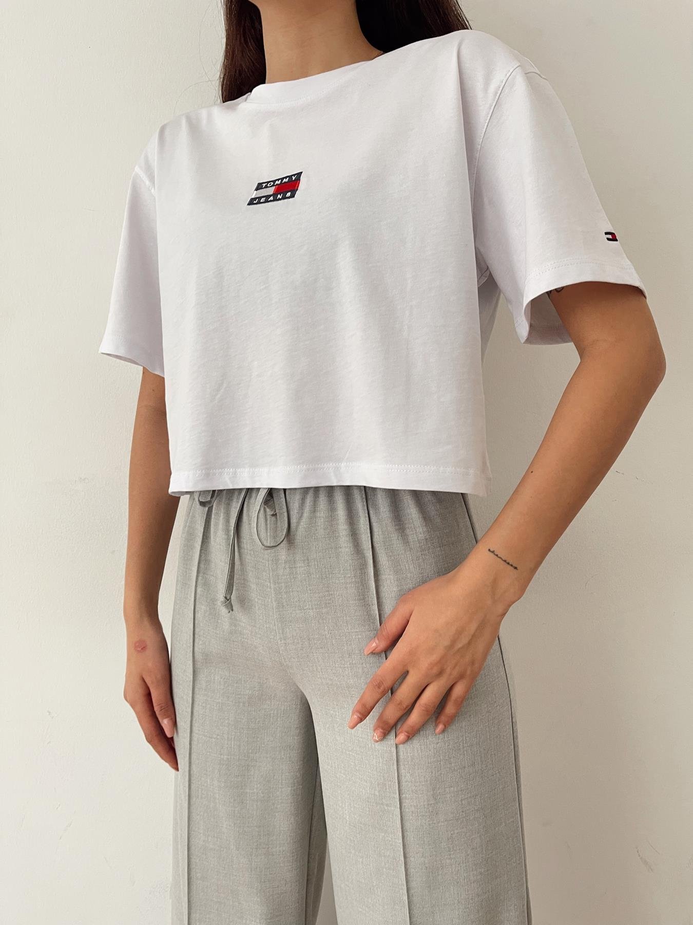 TH Logo Nakışlı Crop Tişört BEYAZ