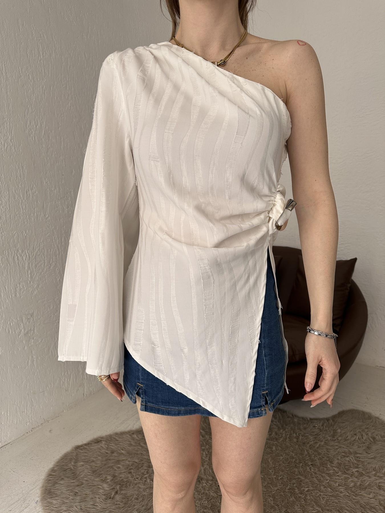 Toka Detay Asimetrik Bluz Ekru