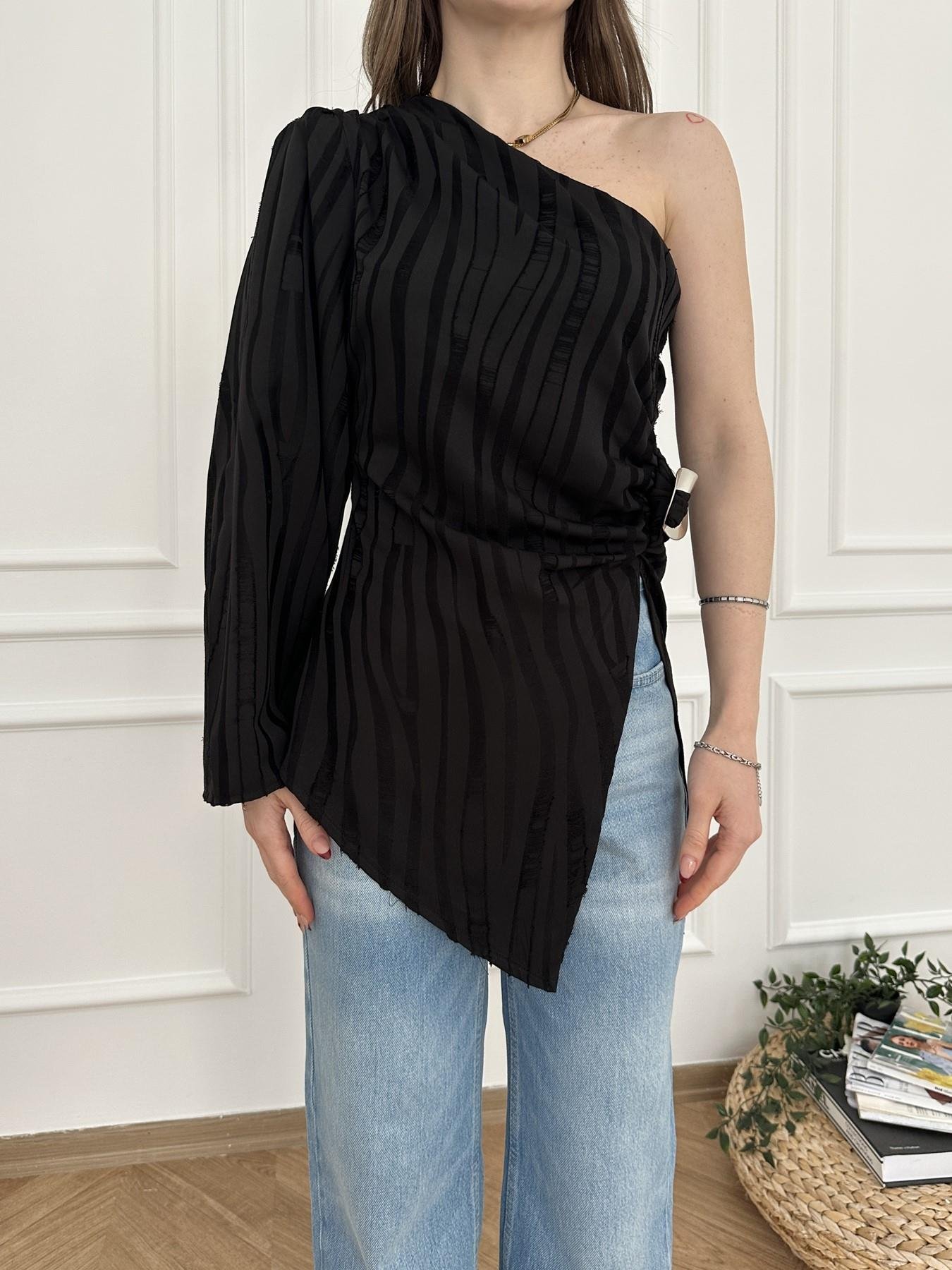 Toka Detay Asimetrik Bluz Siyah